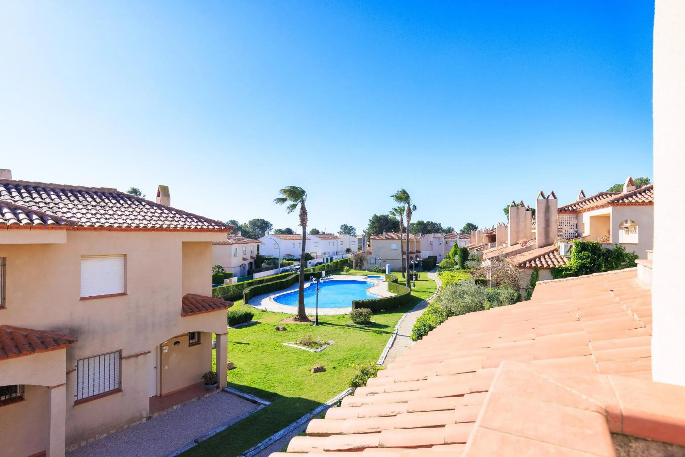 Swimming pool in Rentalmar Brisas