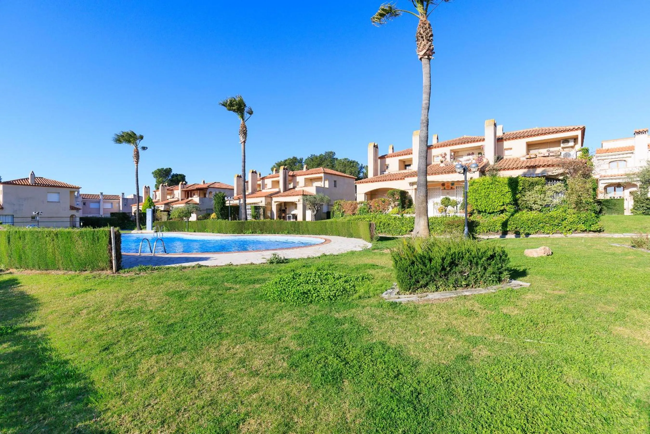 Swimming pool in Rentalmar Brisas
