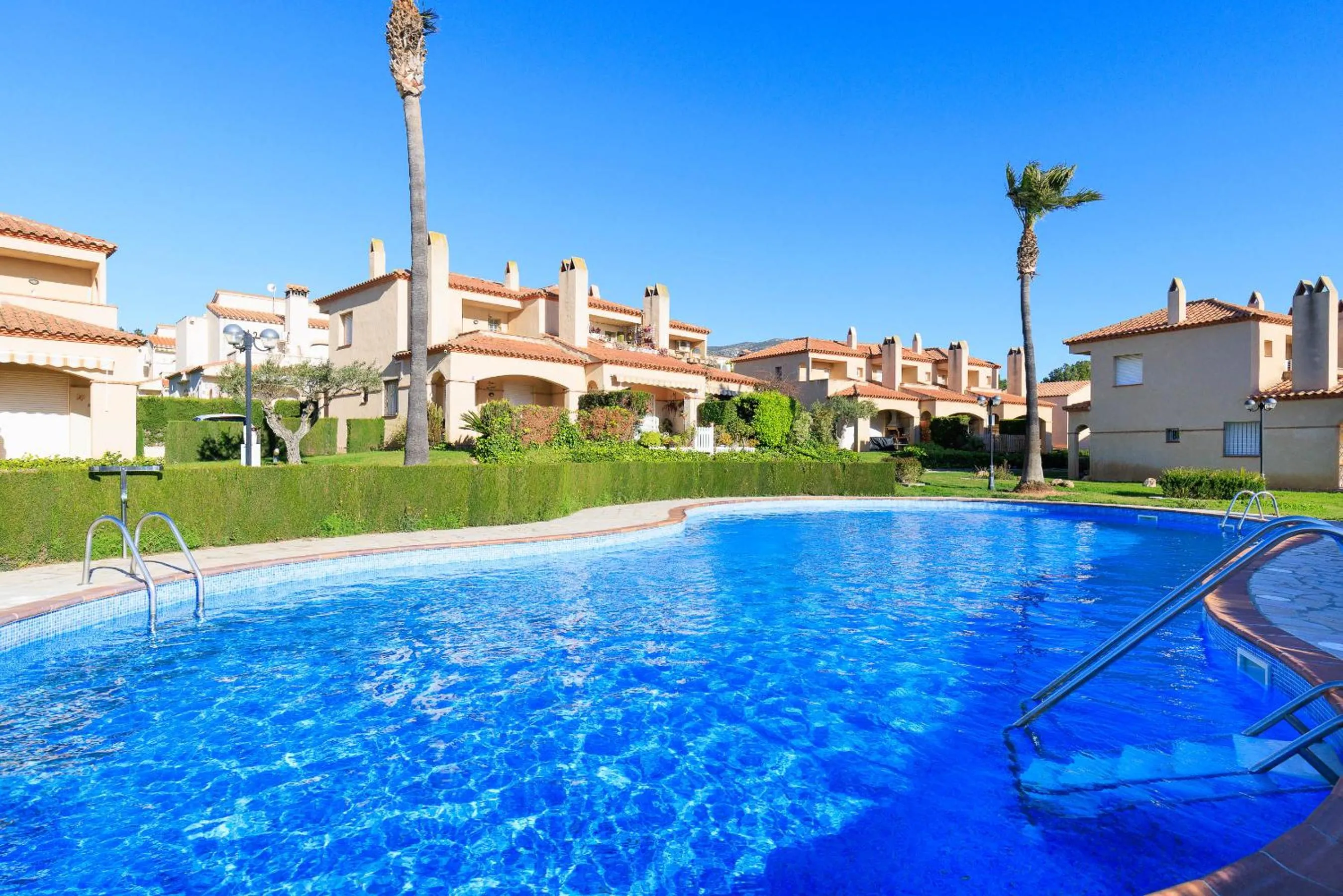 Swimming pool in Rentalmar Brisas