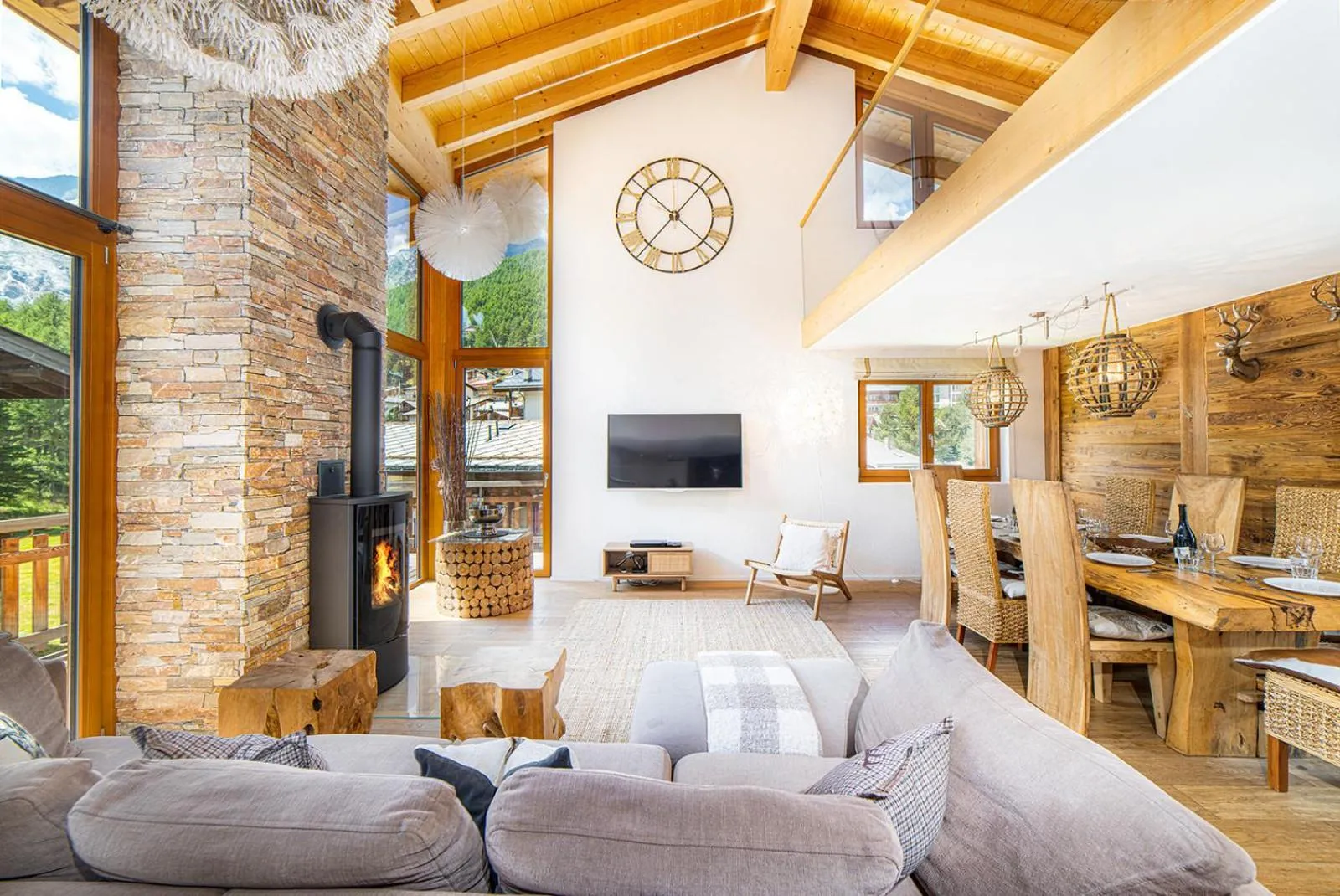 Communal lounge/ TV room in Sonnegg Penthouse