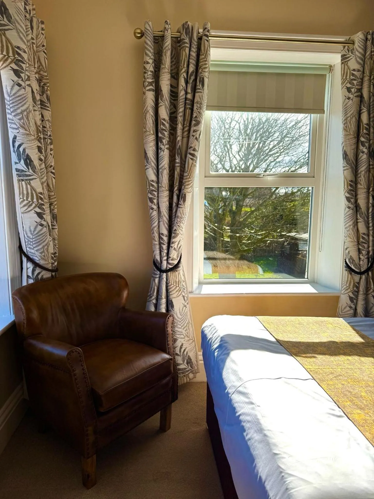 Seating area, Bed in The White House Inn - Whitby