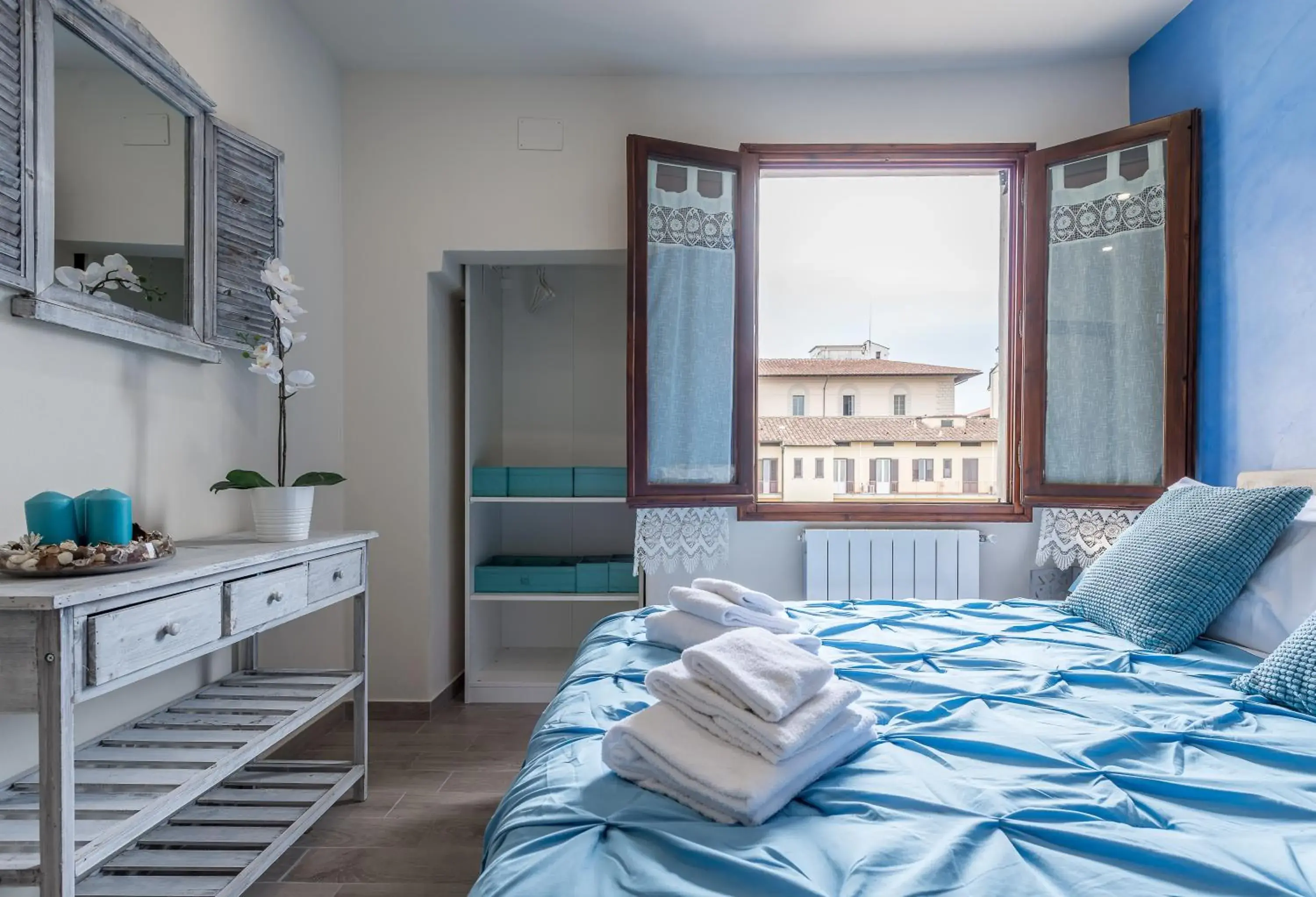 Bedroom, Bed in Dreamy Guelfa by Mmega Bedroom, Bed in Dreamy Guelfa by Mmega