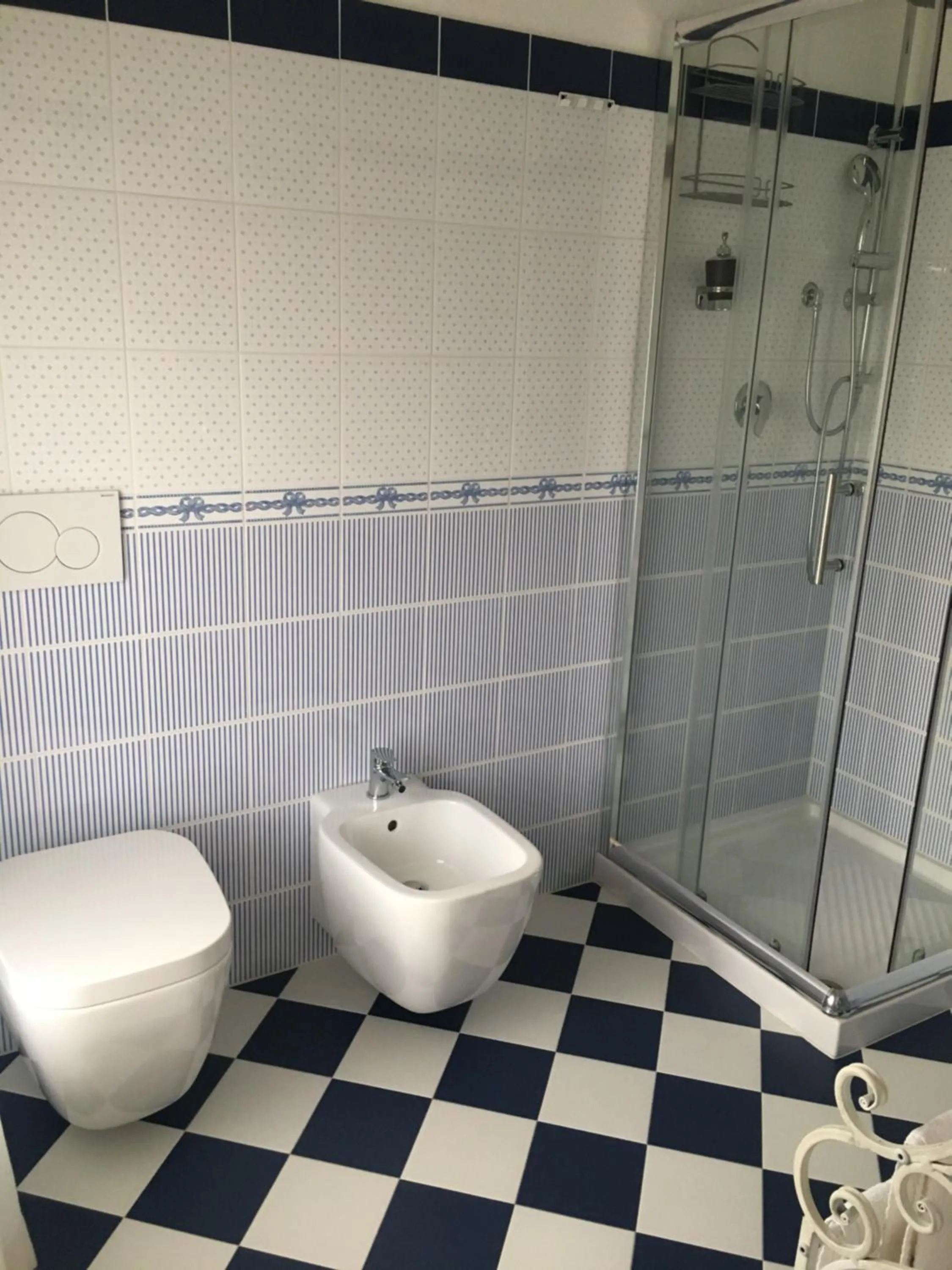 Shower in City Garden Guest House