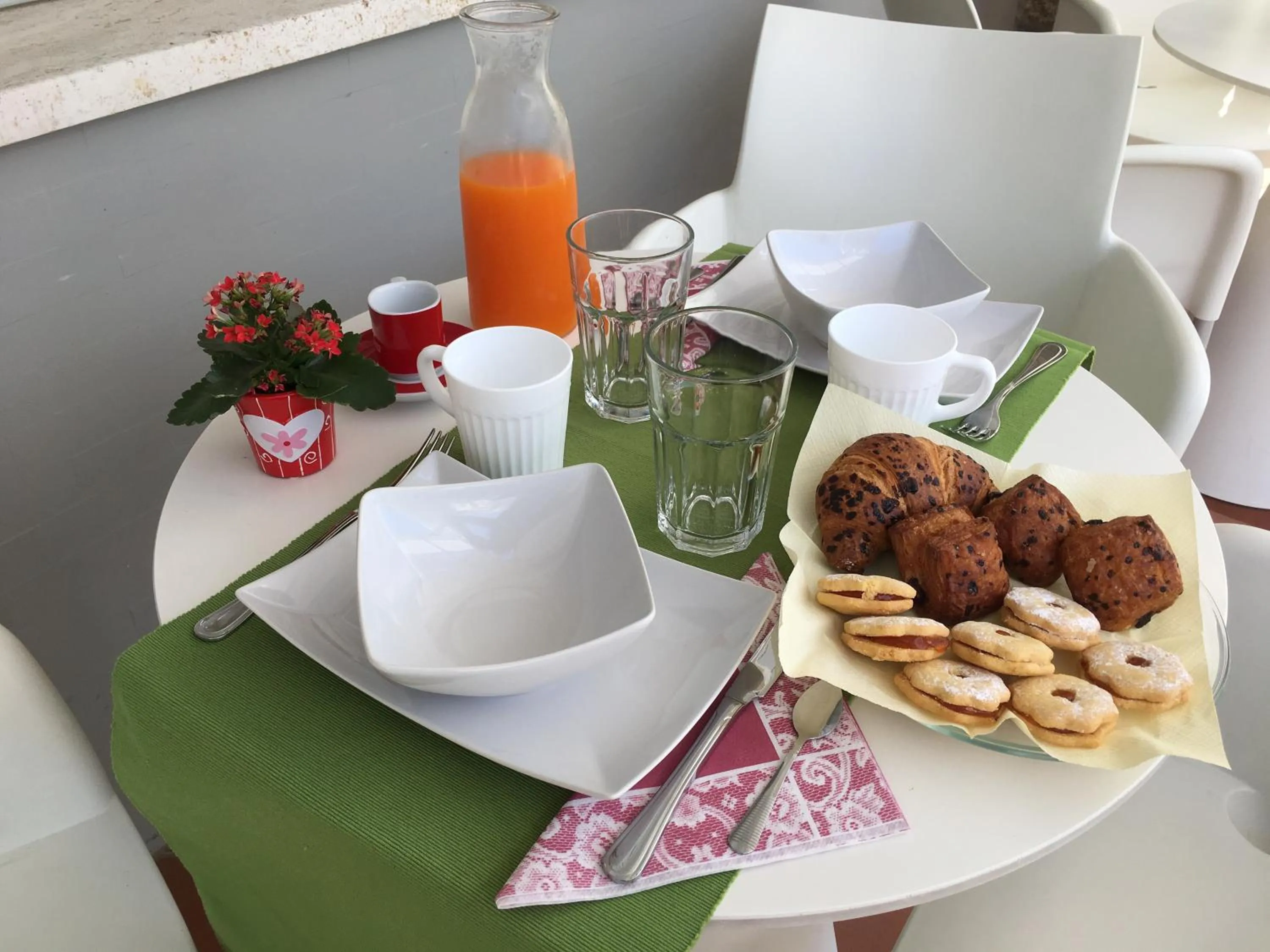 Breakfast in City Garden Guest House