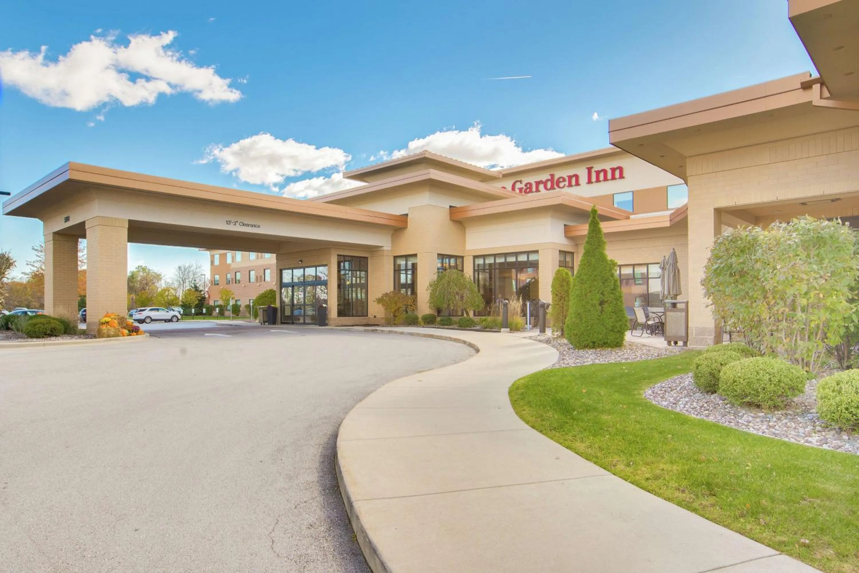 Property building in Hilton Garden Inn Milwaukee Airport