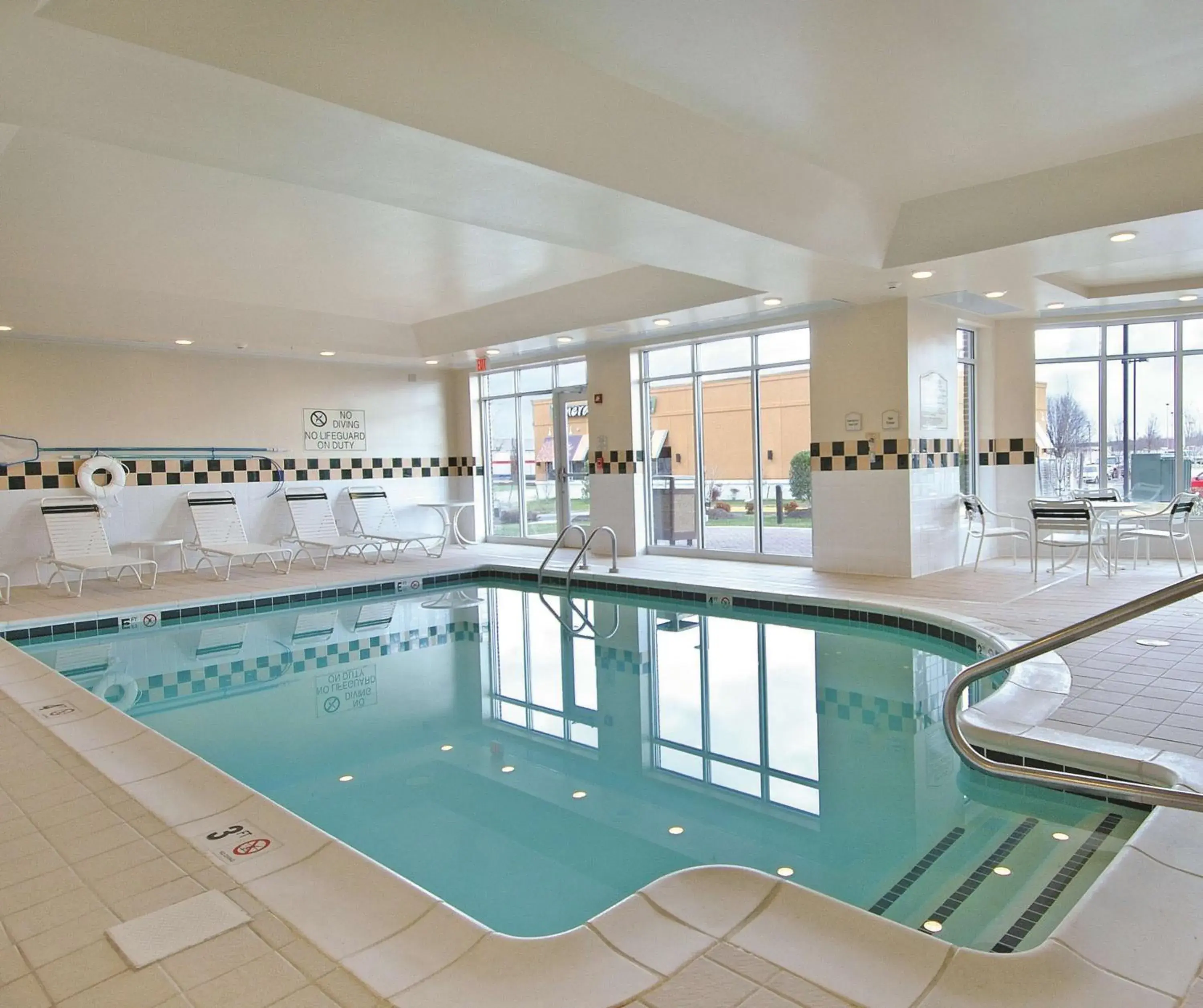 Pool view in Hilton Garden Inn Seattle/Bothell Pool view in Hilton Garden Inn Seattle/Bothell