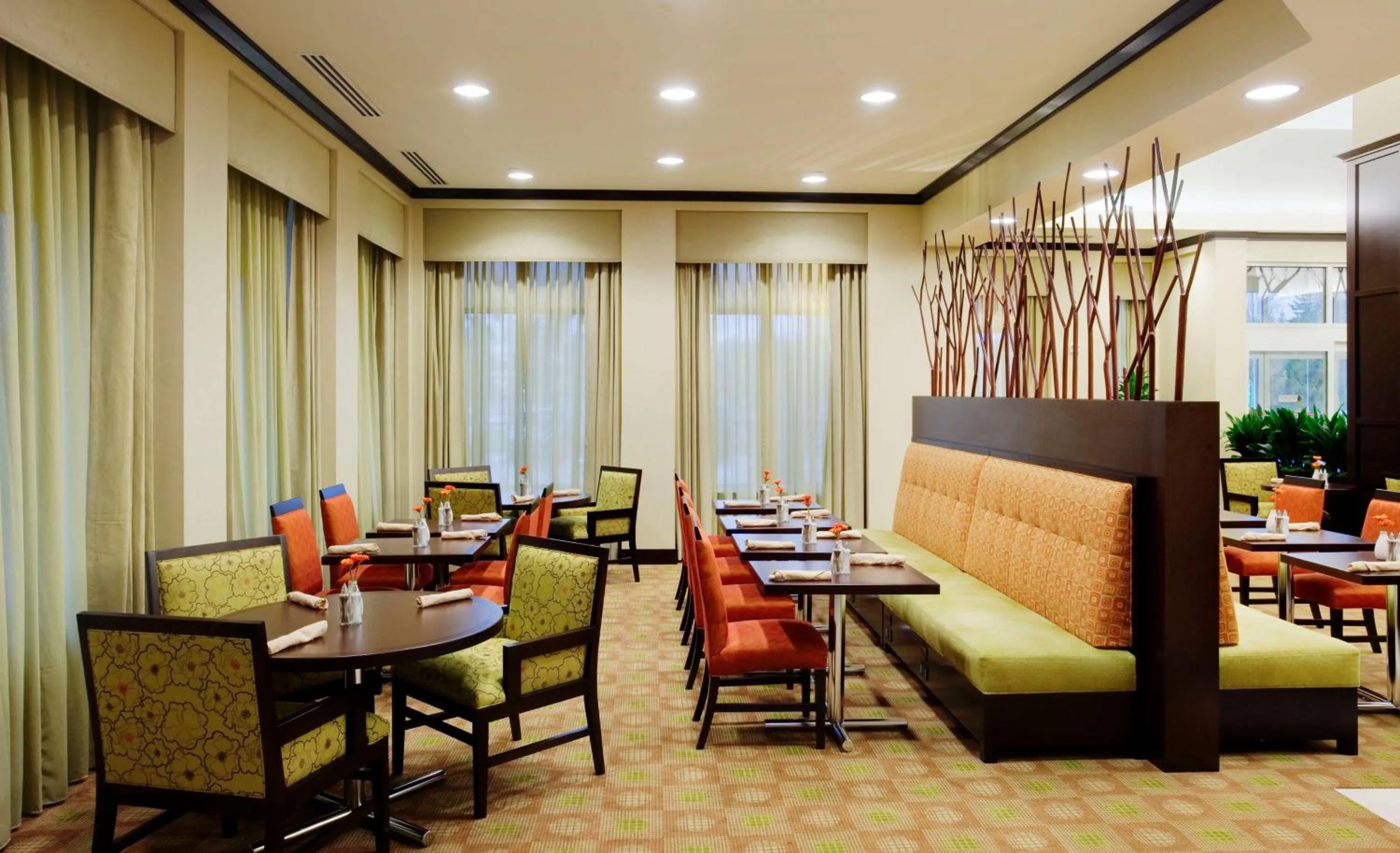 Restaurant/places to eat in Hilton Garden Inn Seattle/Bothell