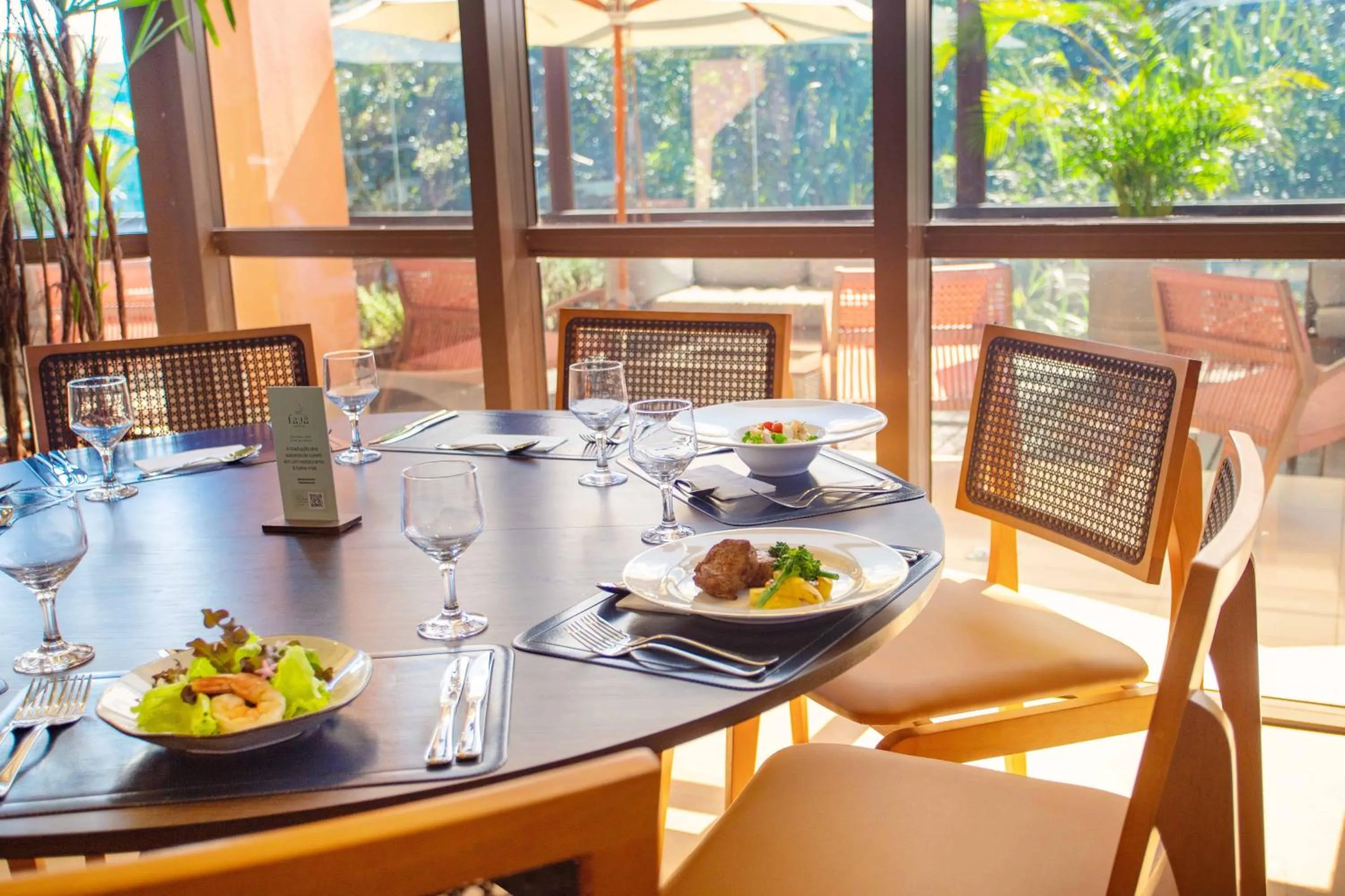 Food in Hotel Jurerê Beach Village - OFICIAL