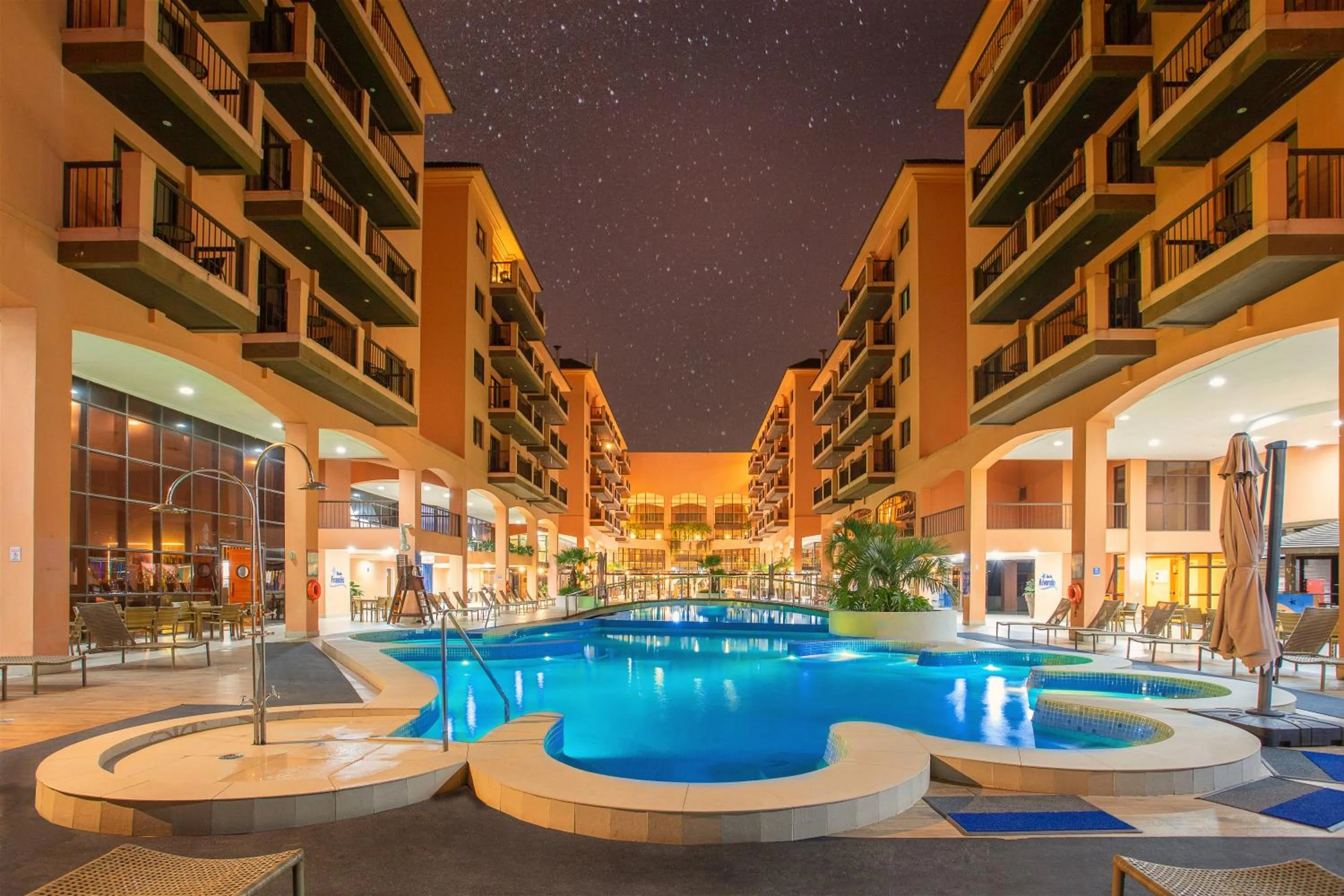 Pool view in Hotel Jurerê Beach Village - OFICIAL