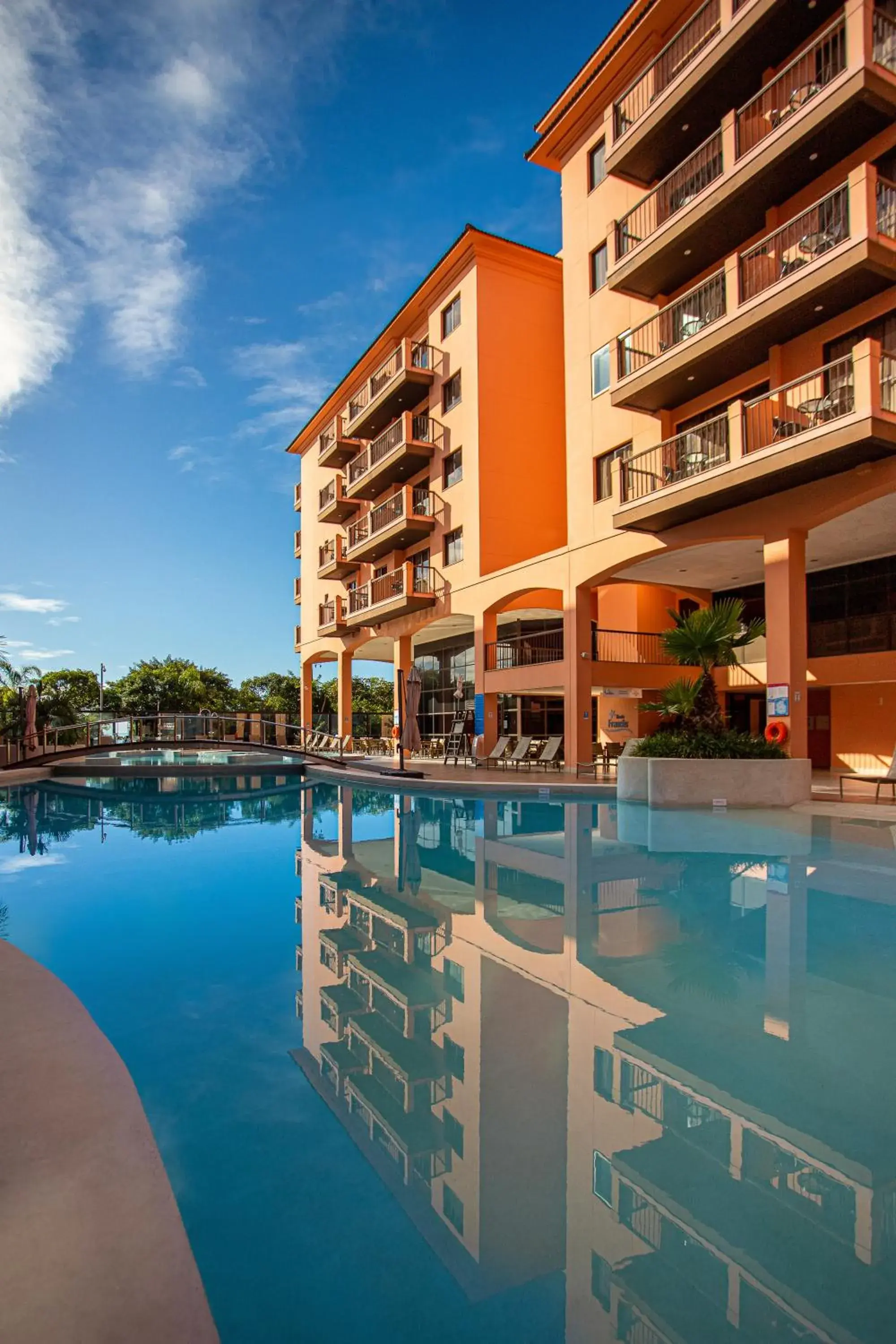 Pool view in Hotel Jurerê Beach Village - OFICIAL Pool view in Hotel Jurerê Beach Village - OFICIAL