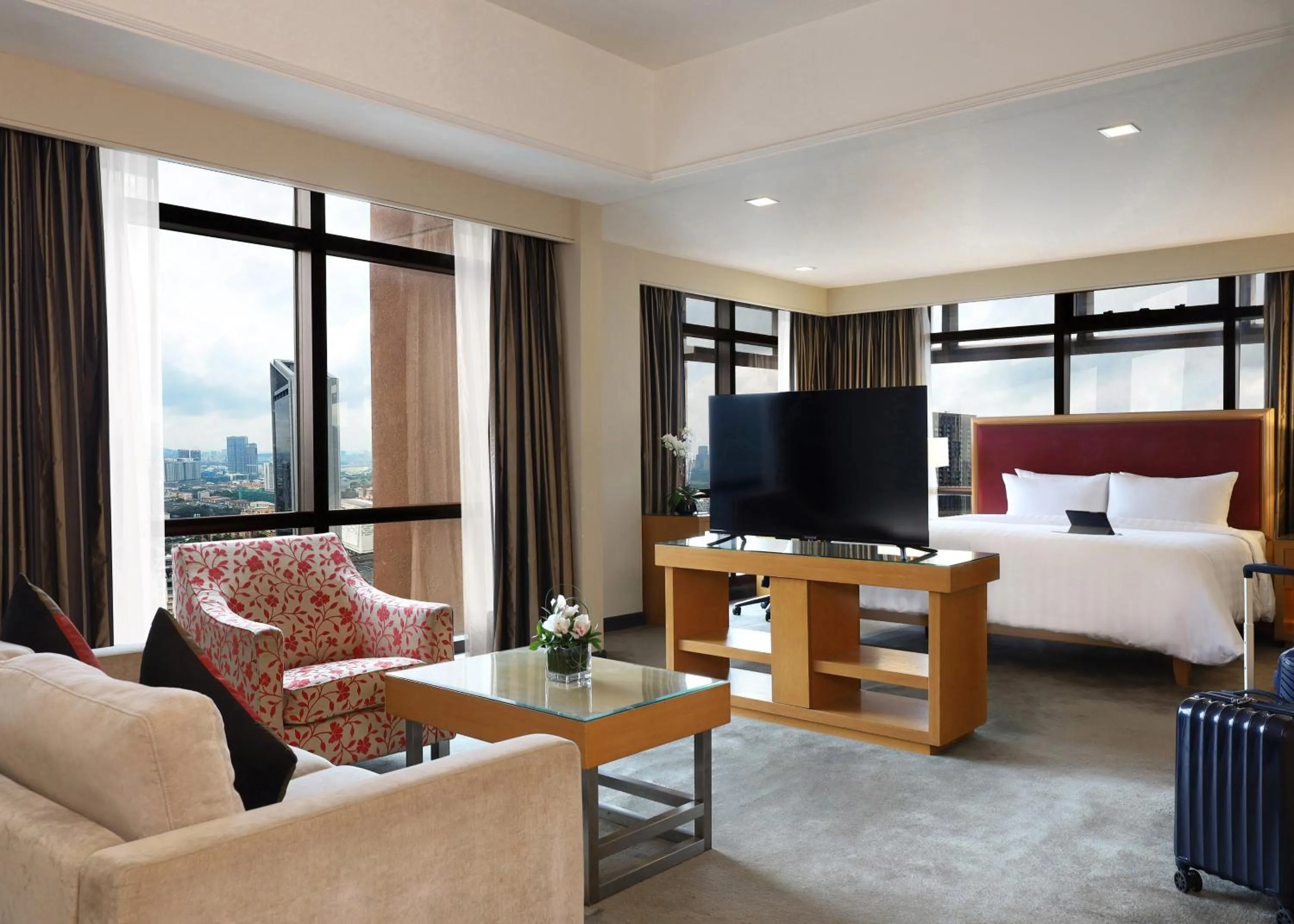 Living room, Bed in Berjaya Times Square Hotel, Kuala Lumpur
