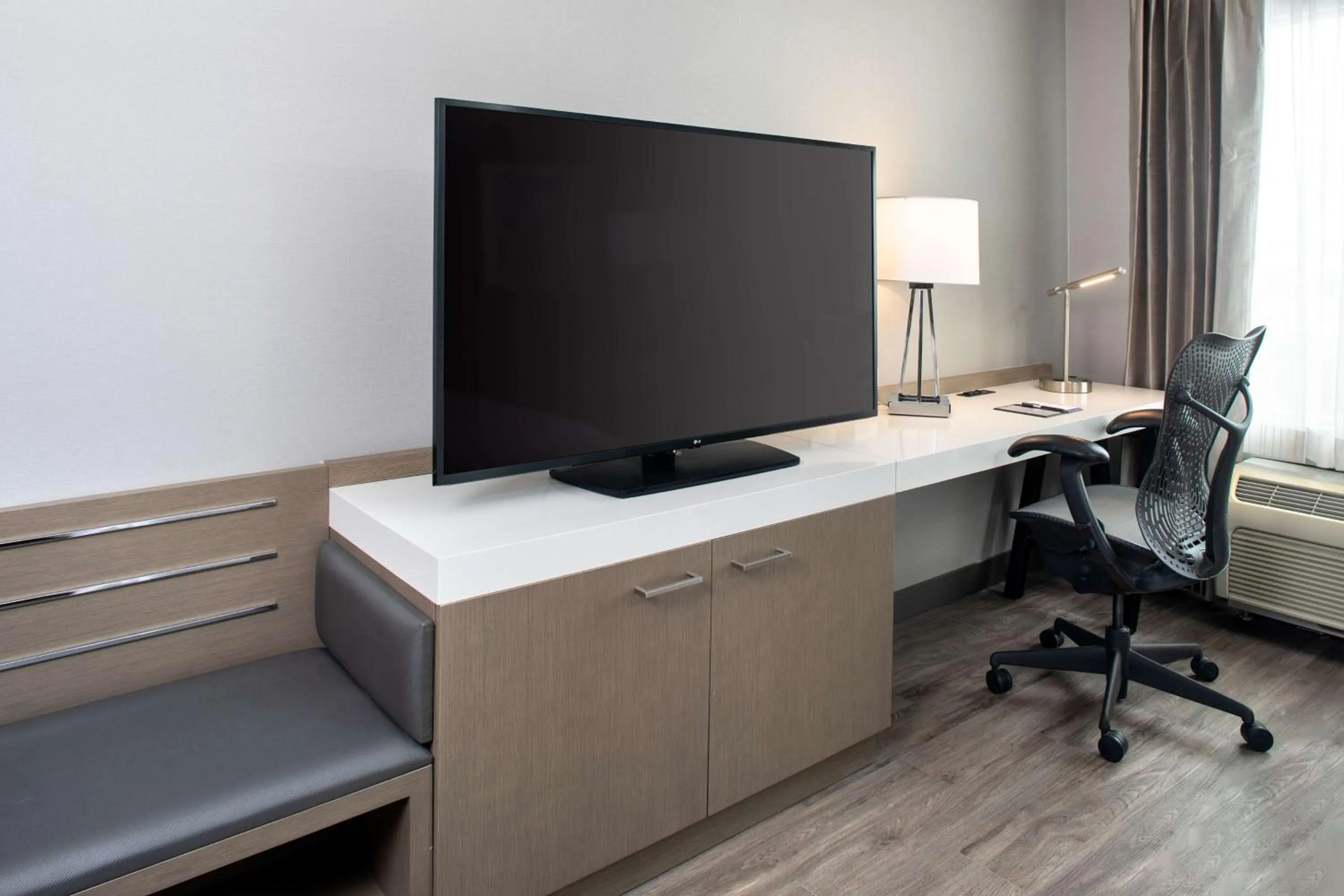 Bedroom in Hilton Garden Inn Halifax Airport
