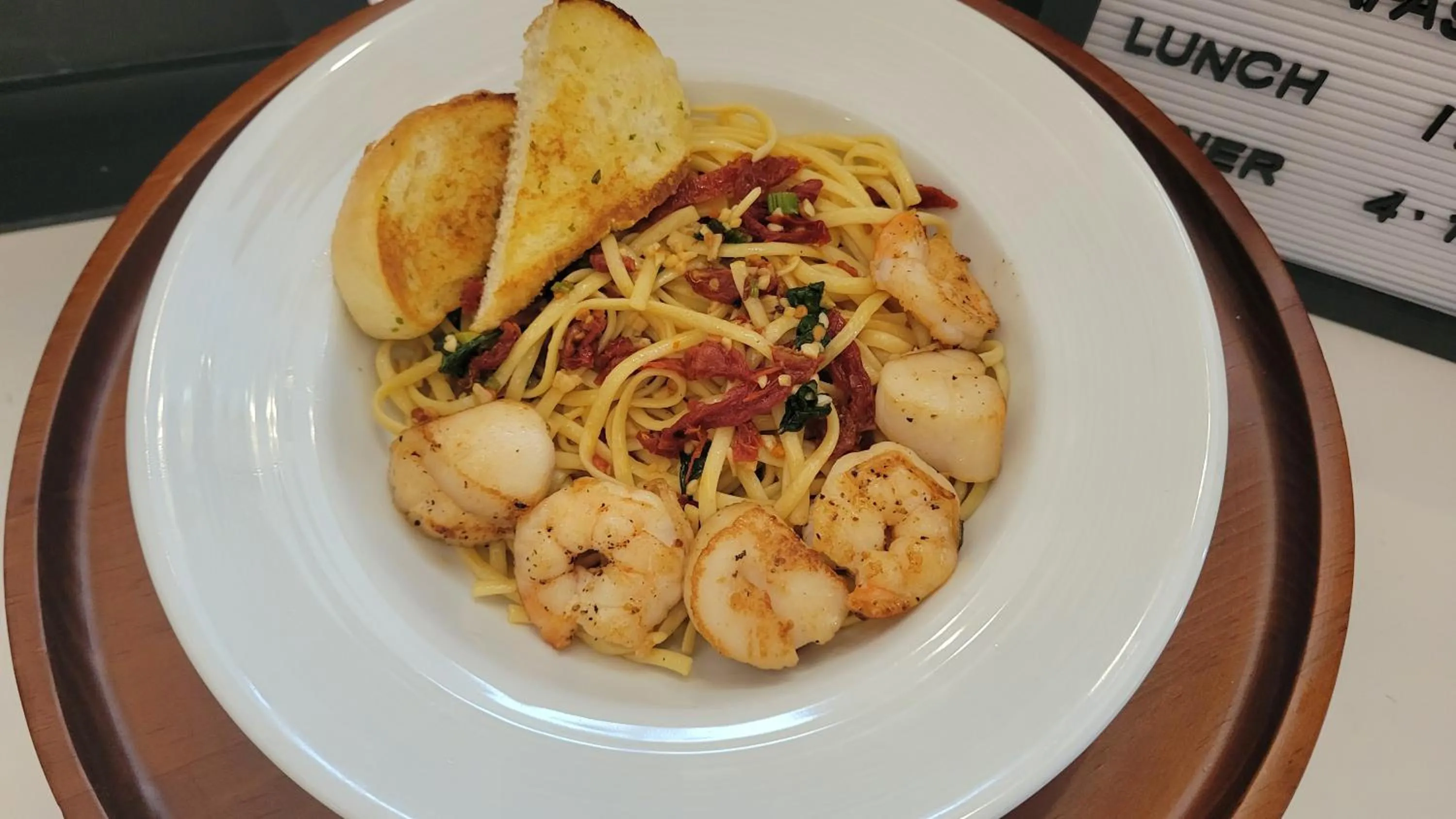 Restaurant/places to eat in Hilton Garden Inn Halifax Airport