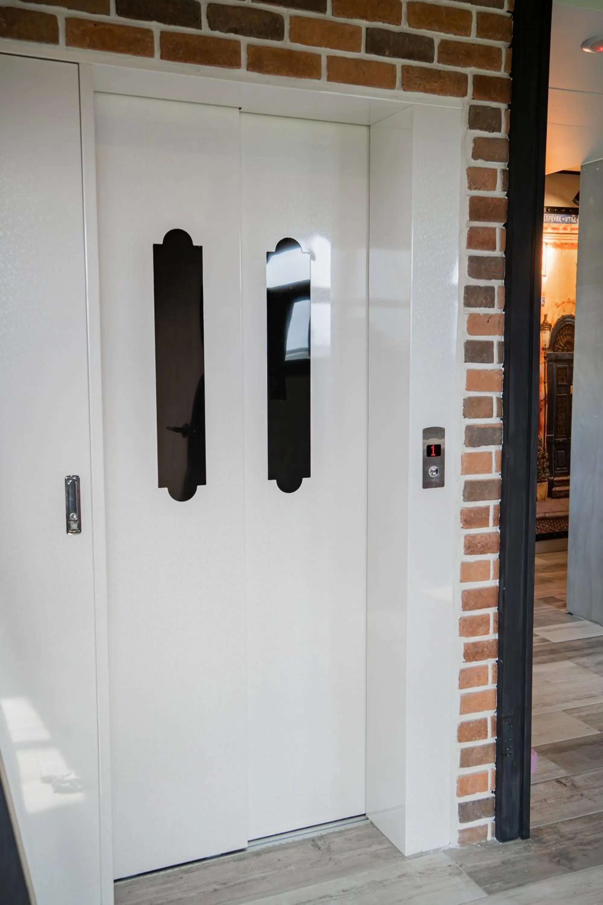 elevator in Milan Yilan