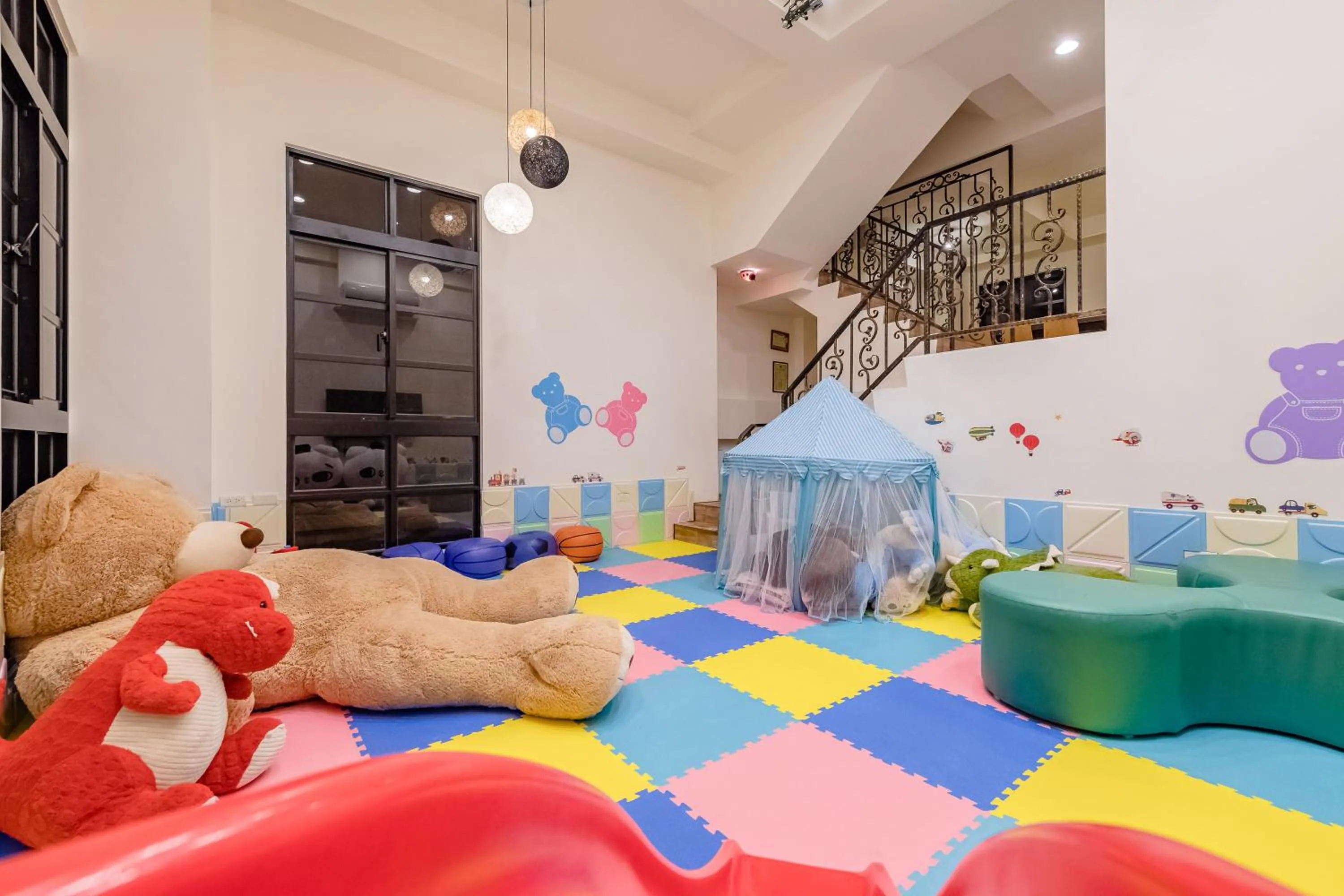 Decorative detail in Milan Yilan