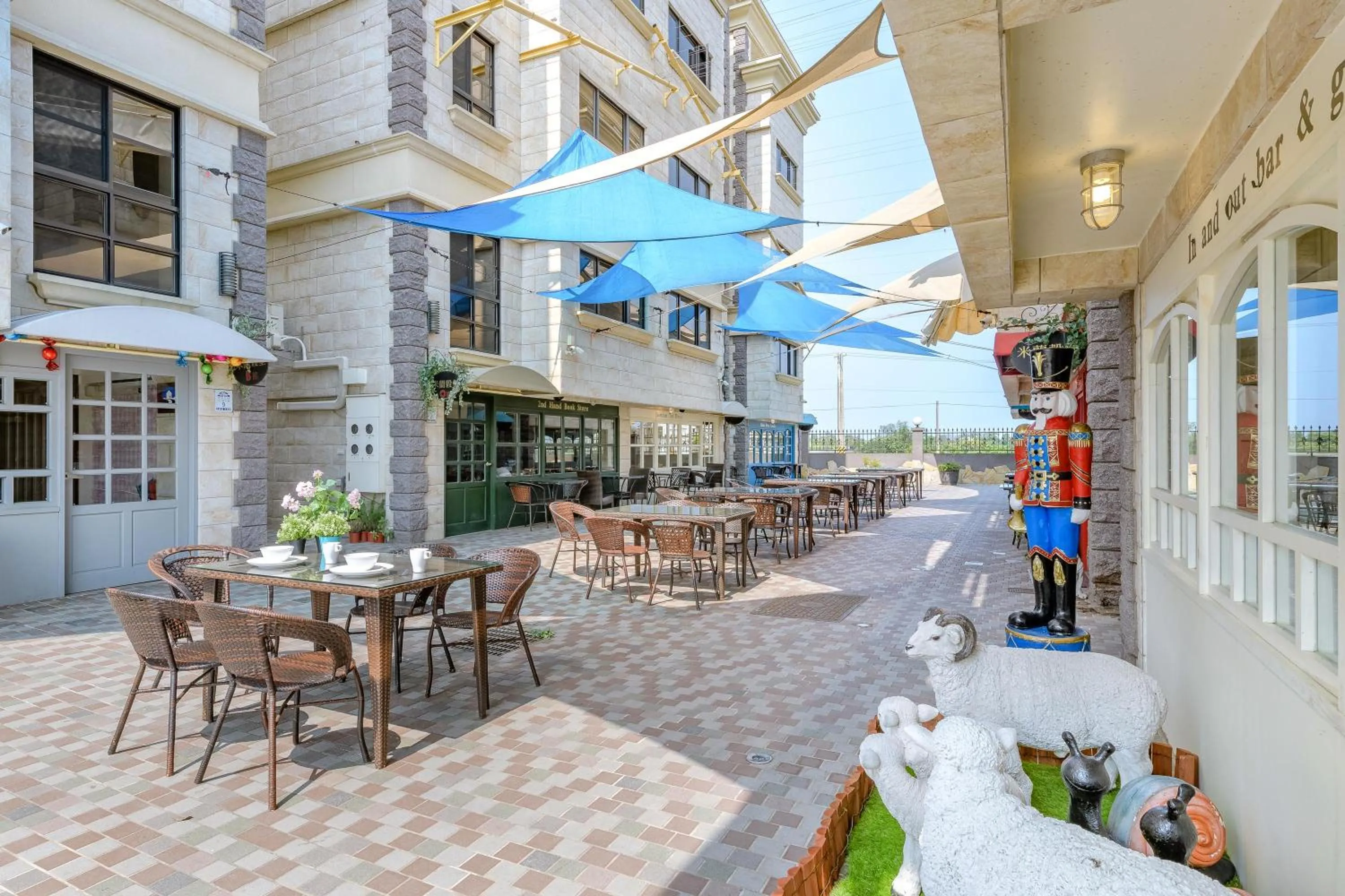 Facade/entrance in Milan Yilan