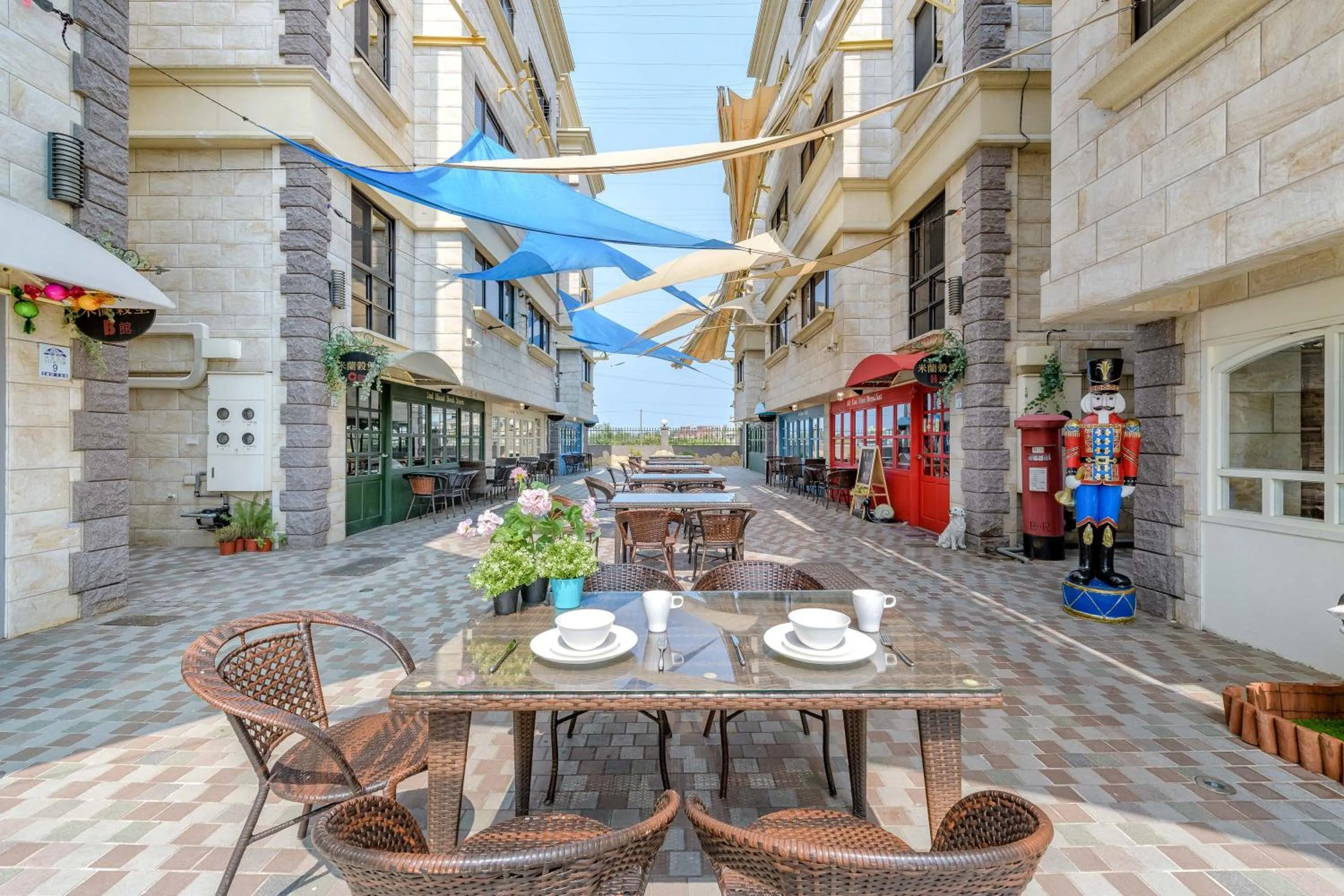 Facade/entrance in Milan Yilan