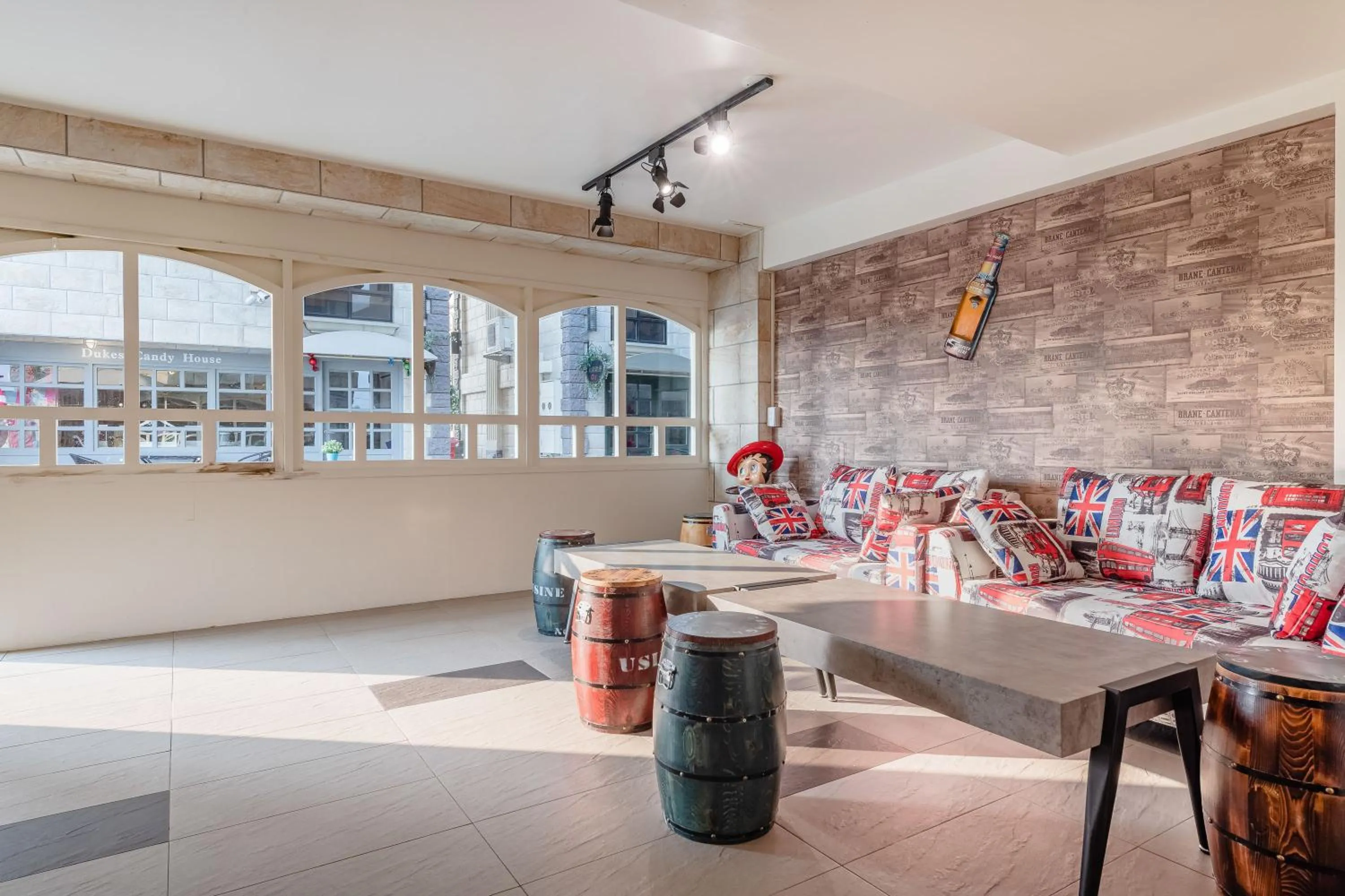 Communal lounge/ TV room in Milan Yilan