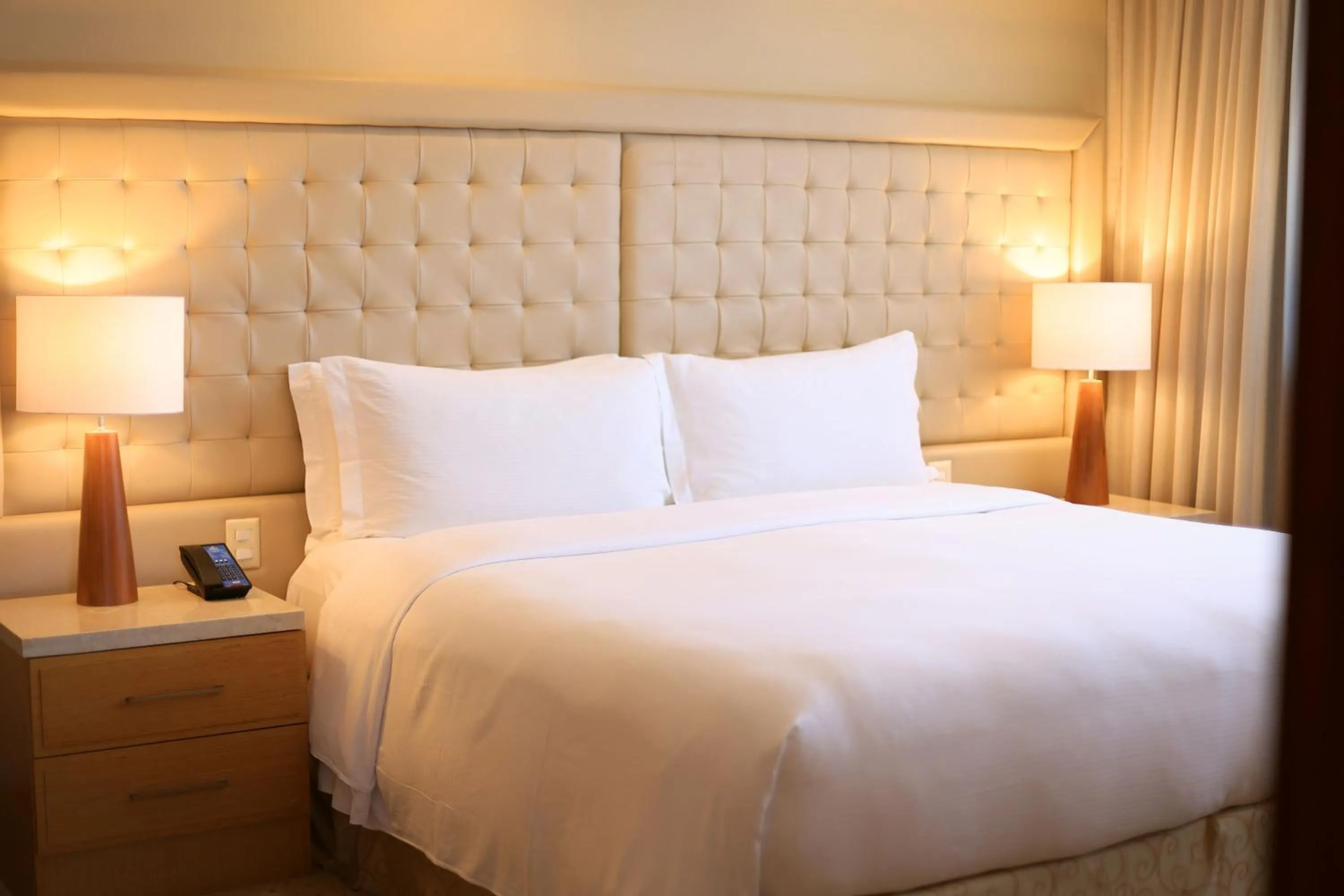 Bedroom, Bed in Hilton Copacabana Rio de Janeiro