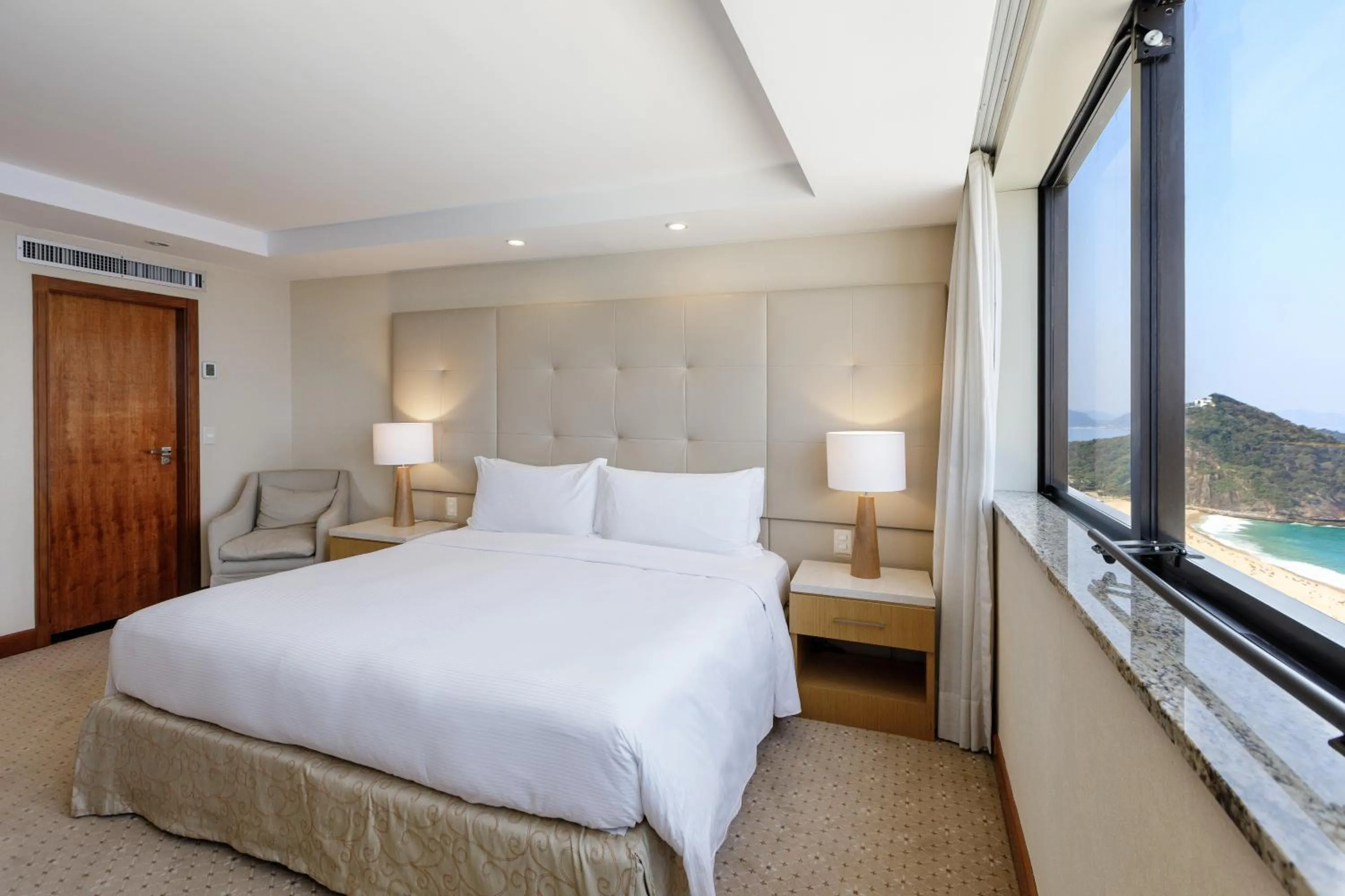 Bedroom, Bed in Hilton Copacabana Rio de Janeiro