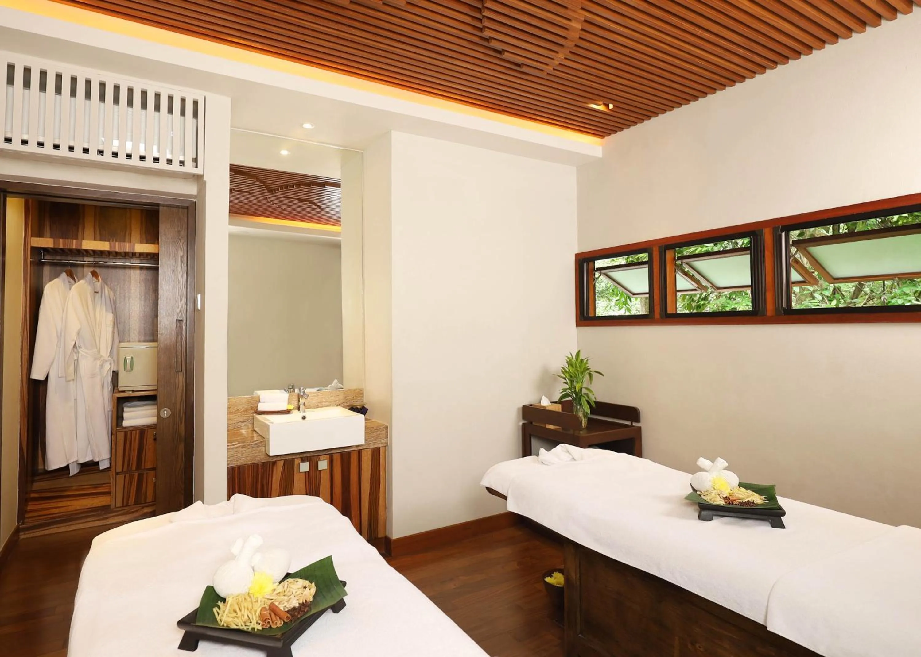 Spa and wellness centre/facilities, Bed in Berjaya Langkawi Resort