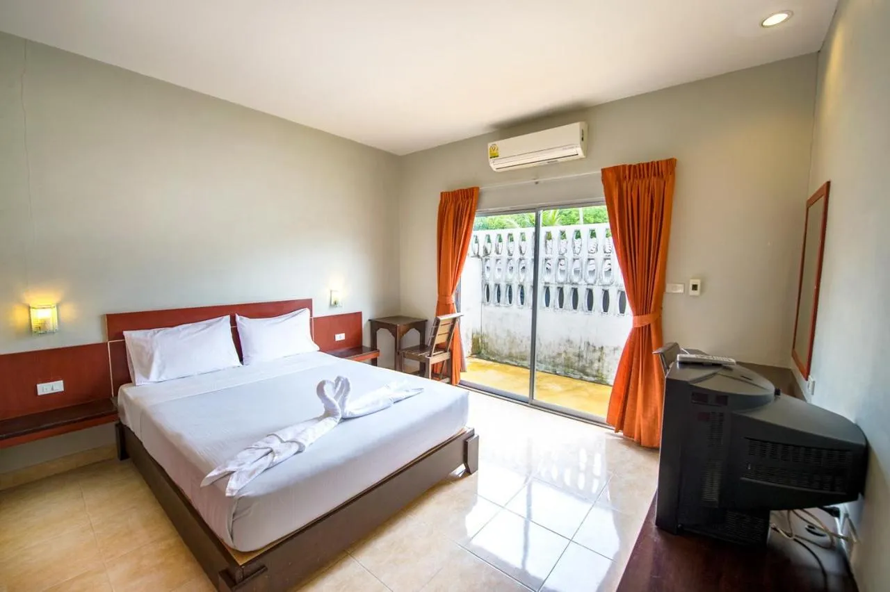 Photo of the whole room, Bed in Paradise Resort