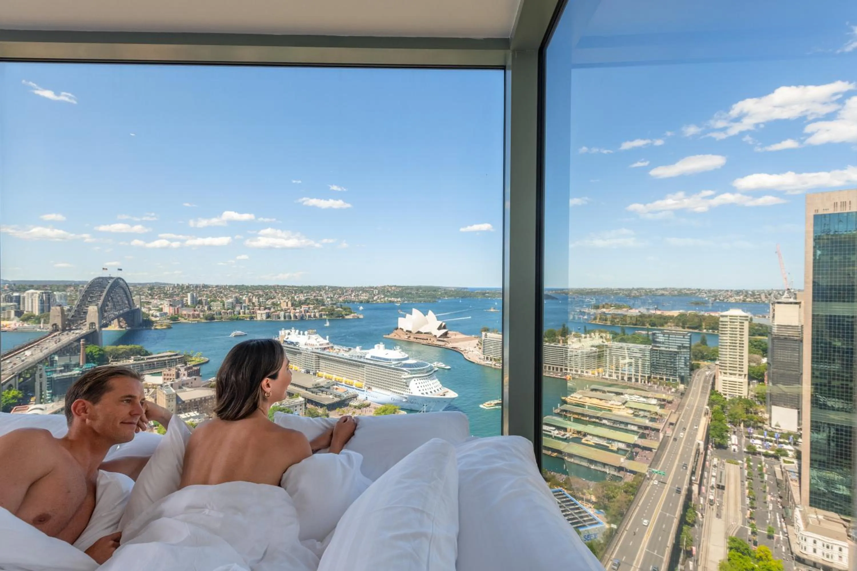 Bed in Shangri-La Sydney