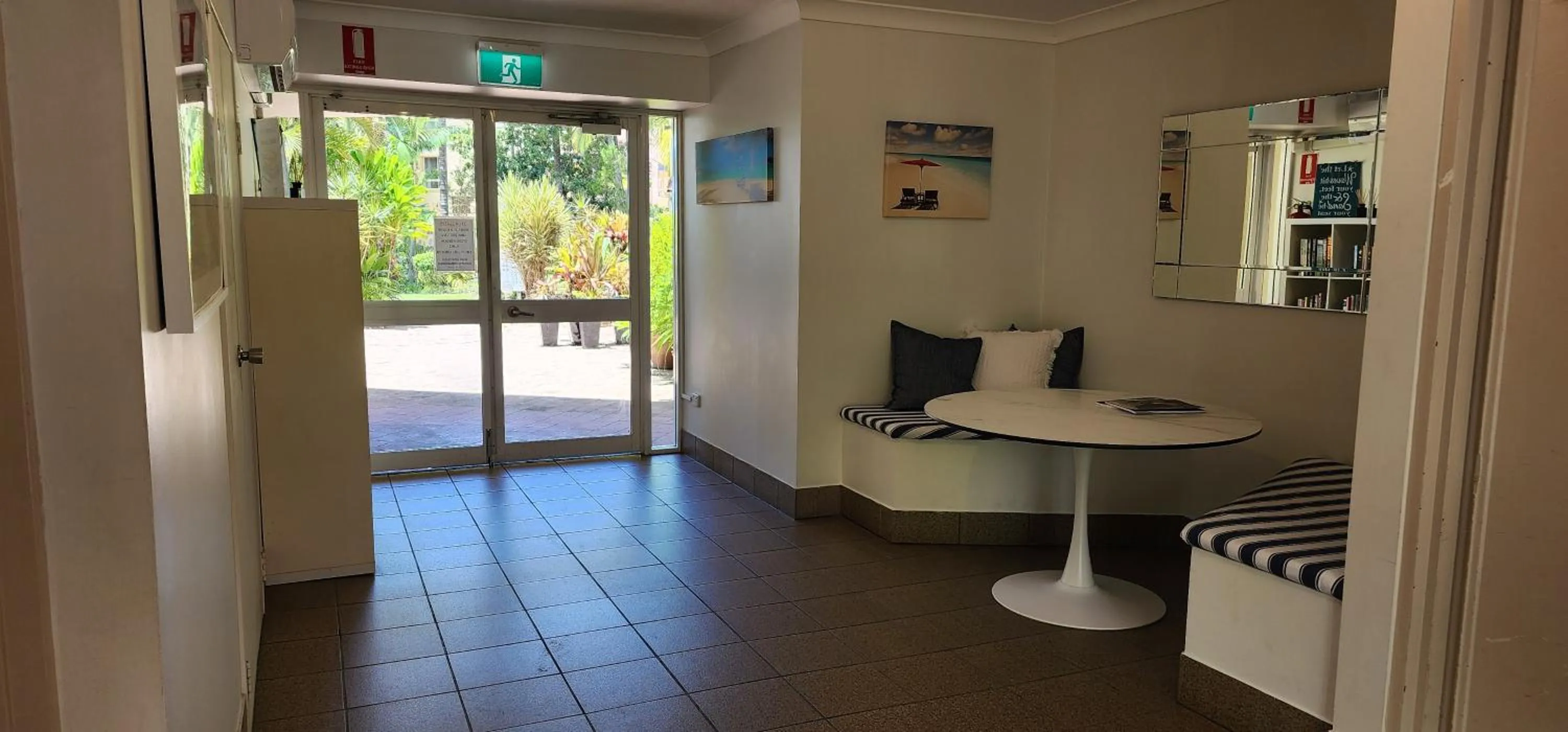 Lobby or reception in Bayview Waters Apartments