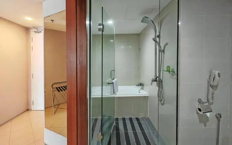 Titanium King in Zenith Hotel Kuantan Titanium King in Zenith Hotel Kuantan