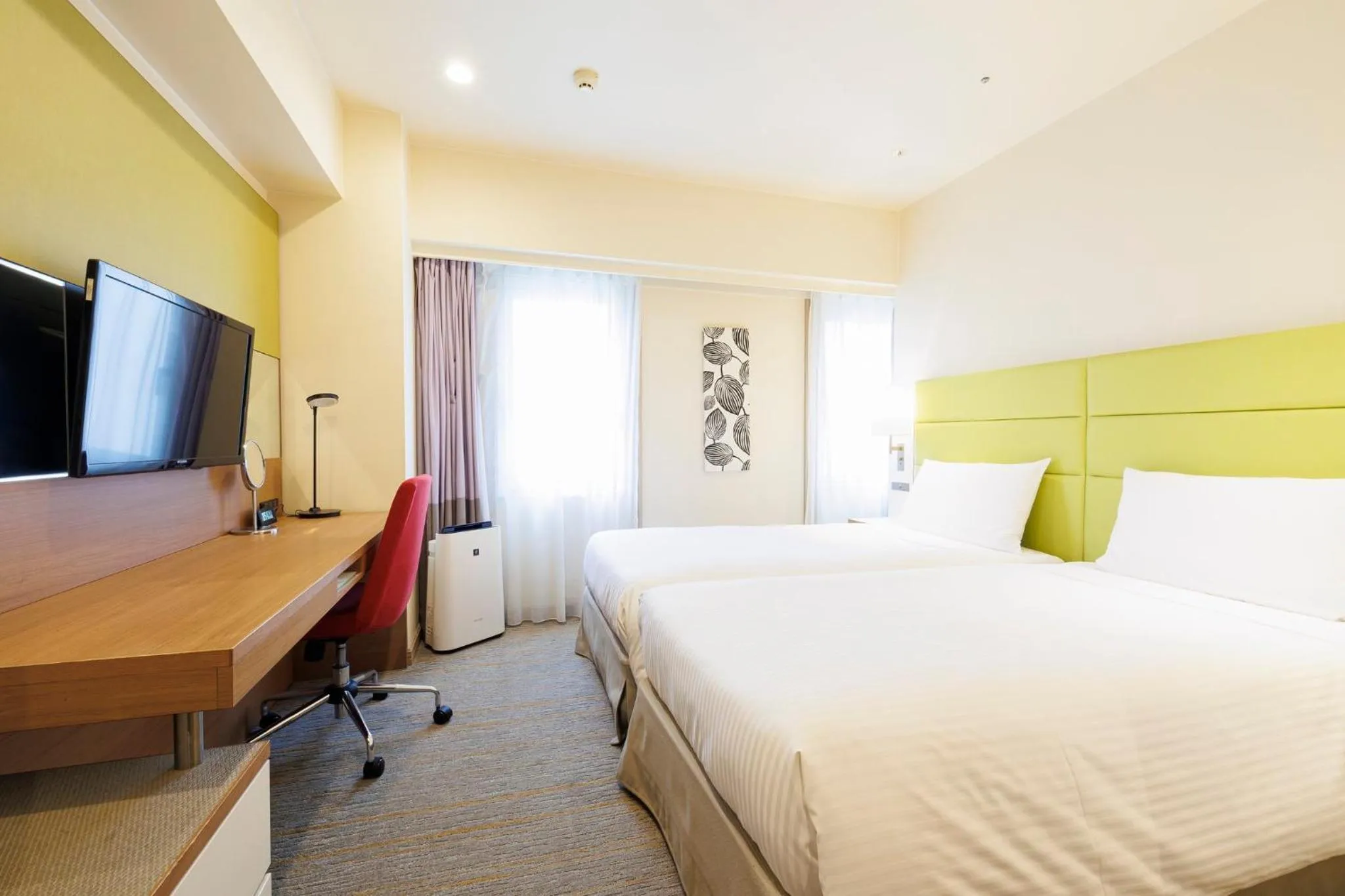 Photo of the whole room, Bed in ANA Holiday Inn Sapporo Susukino by IHG