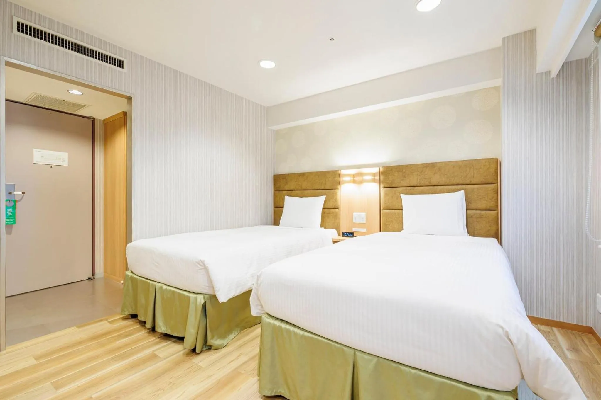 Photo of the whole room, Bed in ANA Holiday Inn Sapporo Susukino by IHG