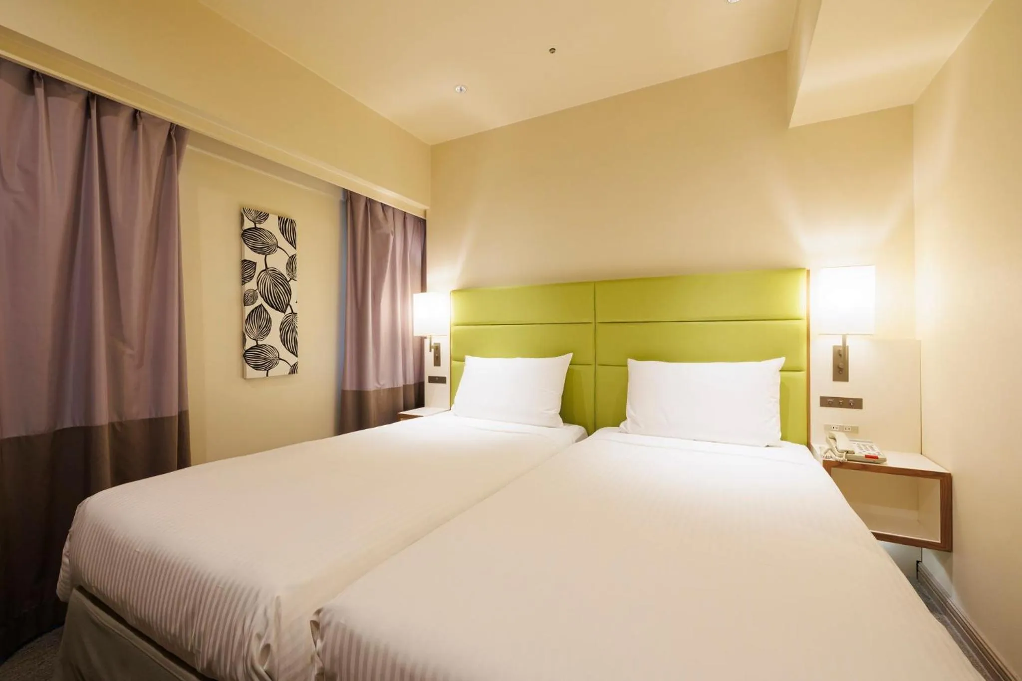 Photo of the whole room, Bed in ANA Holiday Inn Sapporo Susukino by IHG