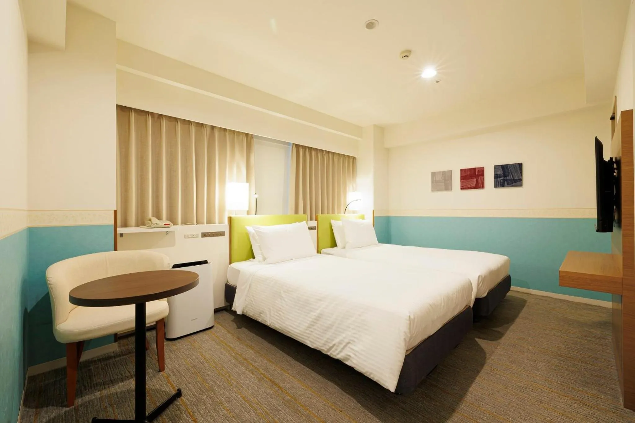 Photo of the whole room, Bed in ANA Holiday Inn Sapporo Susukino by IHG