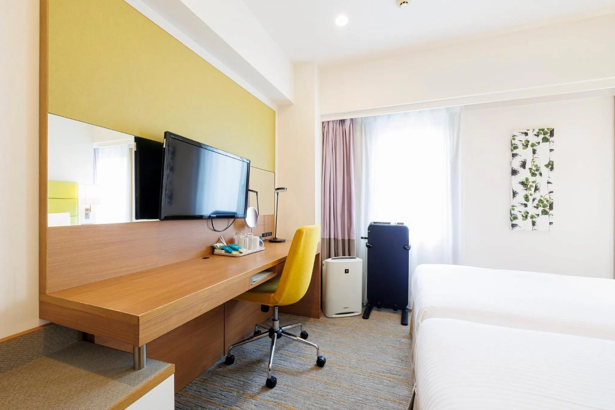 Photo of the whole room, Bed in ANA Holiday Inn Sapporo Susukino by IHG