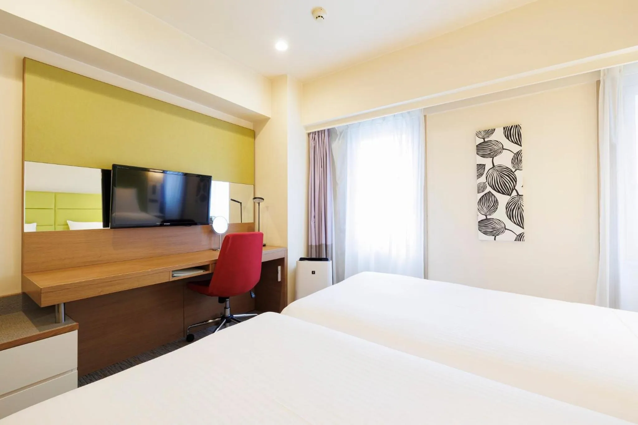 Photo of the whole room, Bed in ANA Holiday Inn Sapporo Susukino by IHG