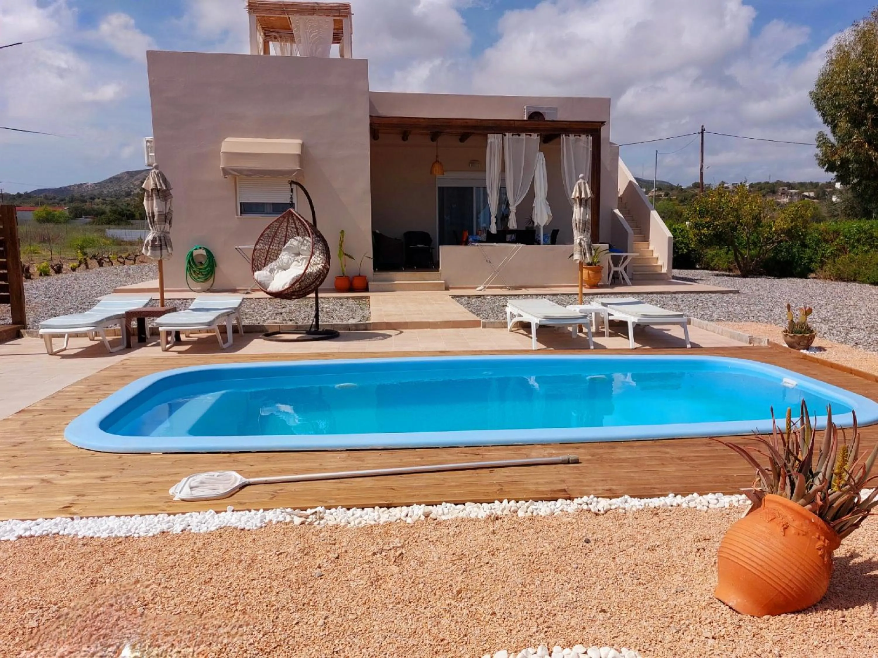 Gennadi Serenity House- beachfront villa with pool
