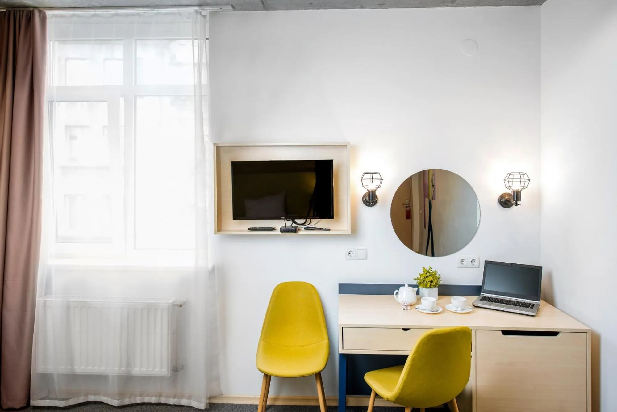 Photo of the whole room in Jam Hotel Hnatyuka