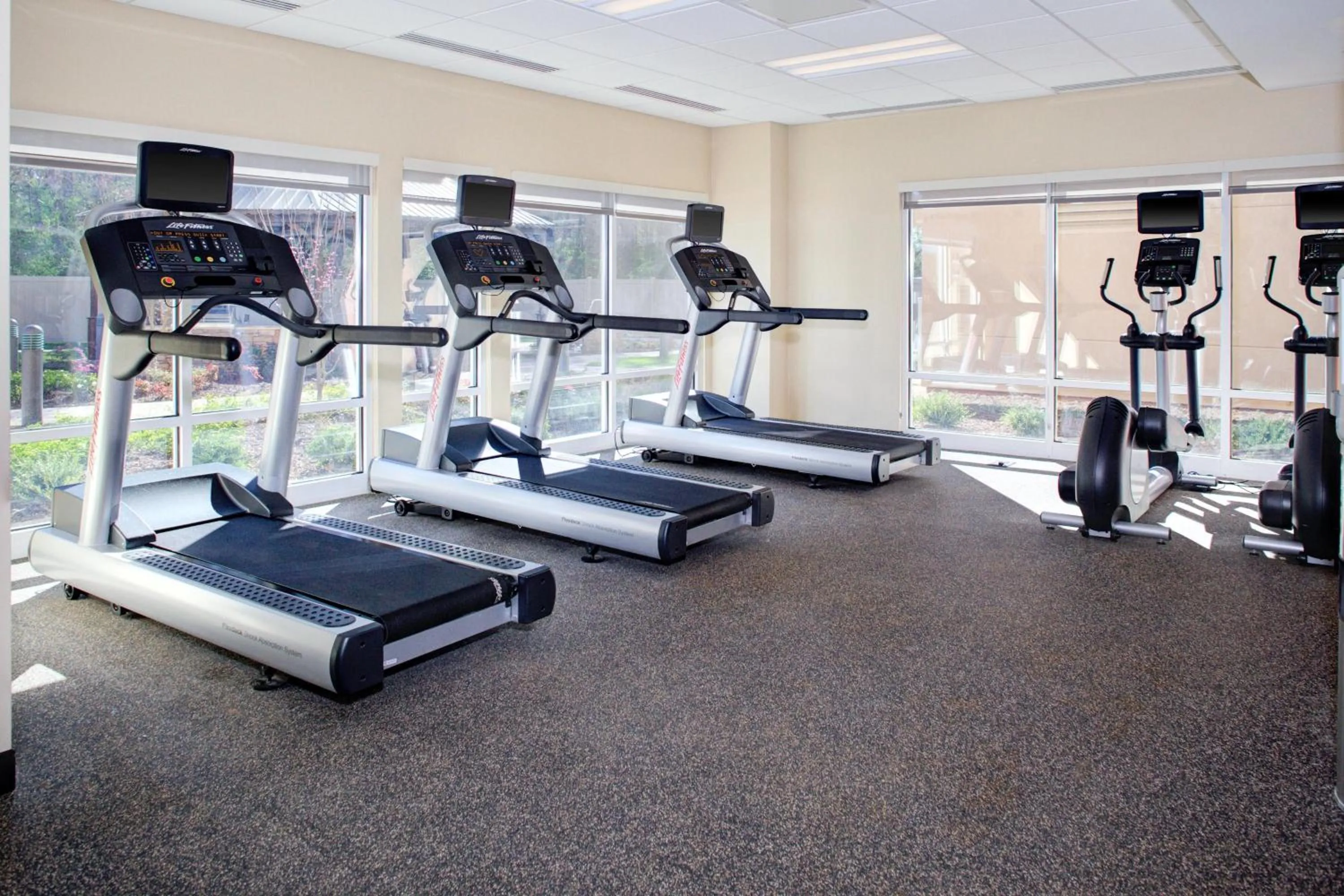 Fitness centre/facilities in TownePlace Suites by Marriott Albany