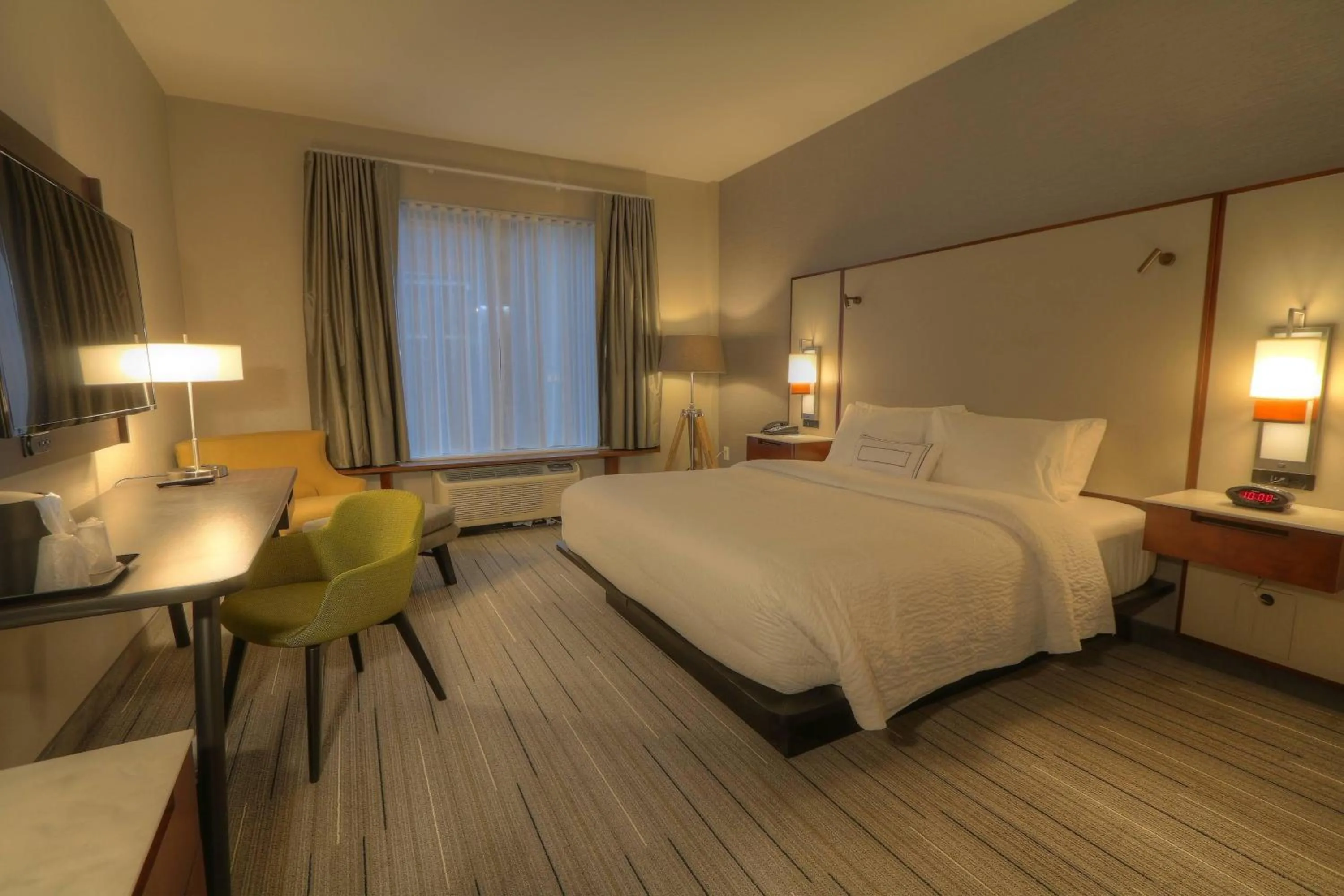 Photo of the whole room, Bed in Fairfield Inn & Suites by Marriott Gatlinburg Downtown