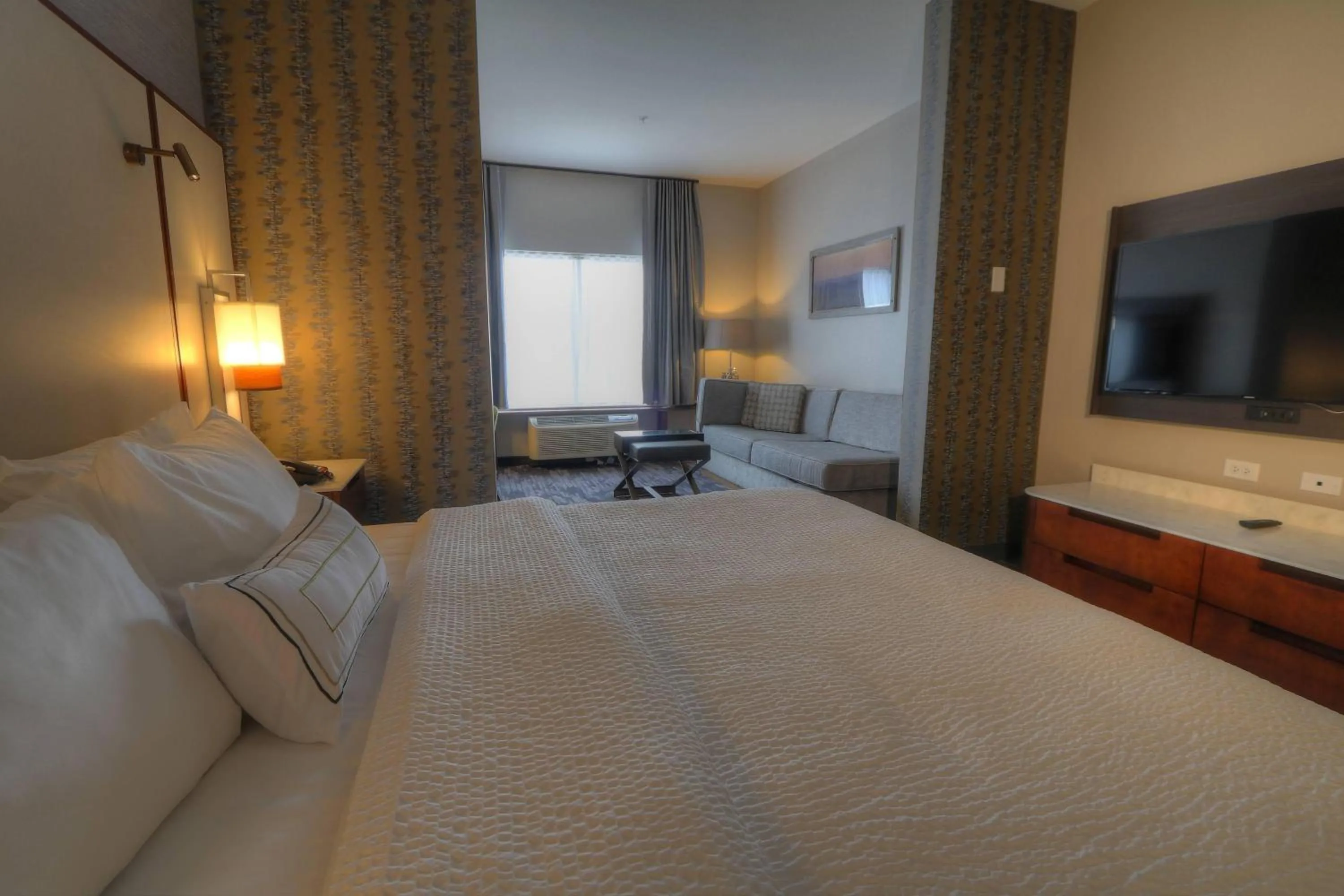 Photo of the whole room, Bed in Fairfield Inn & Suites by Marriott Gatlinburg Downtown