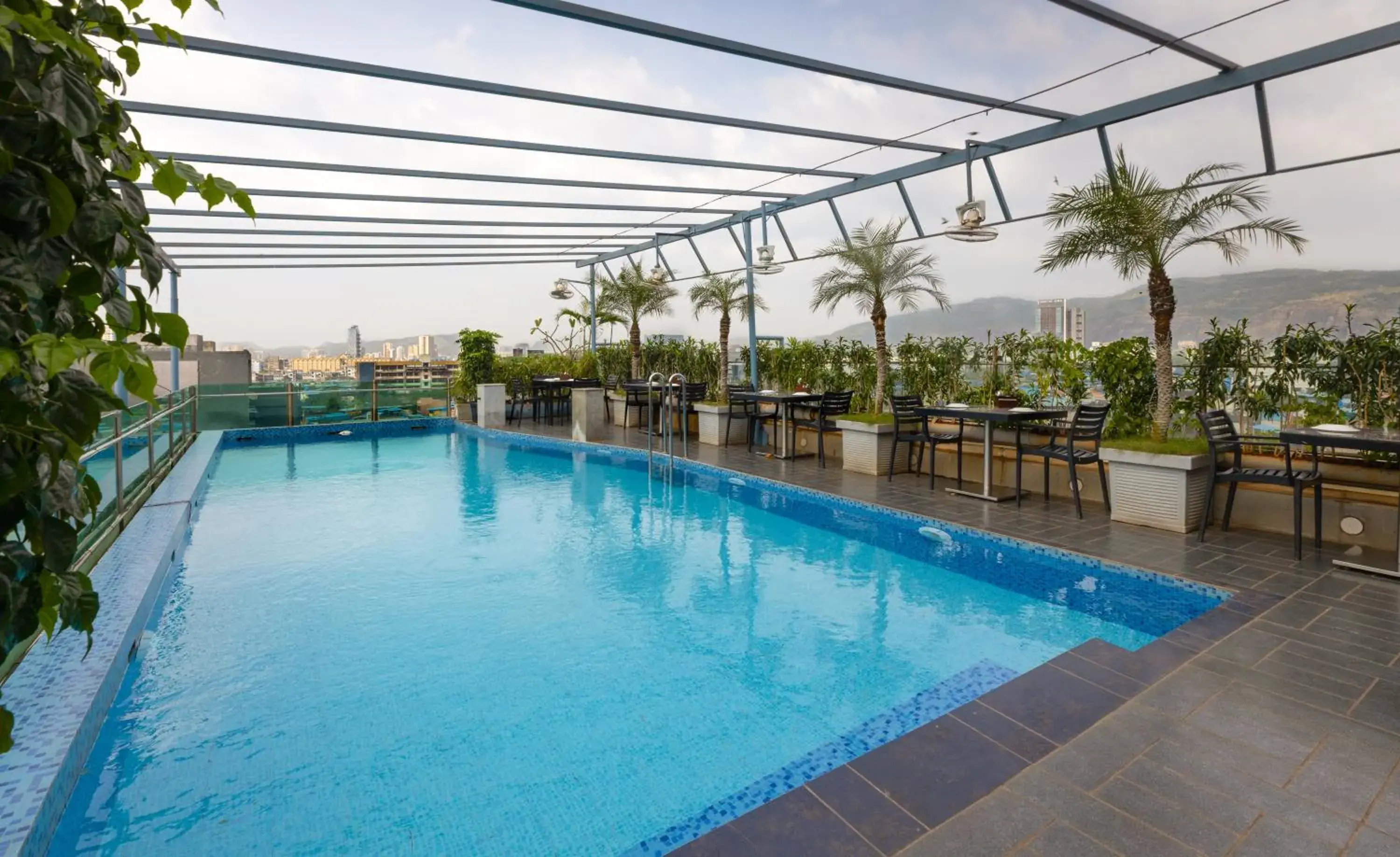 Swimming pool in Yogi Executive, Navi Mumbai Swimming pool in Yogi Executive, Navi Mumbai