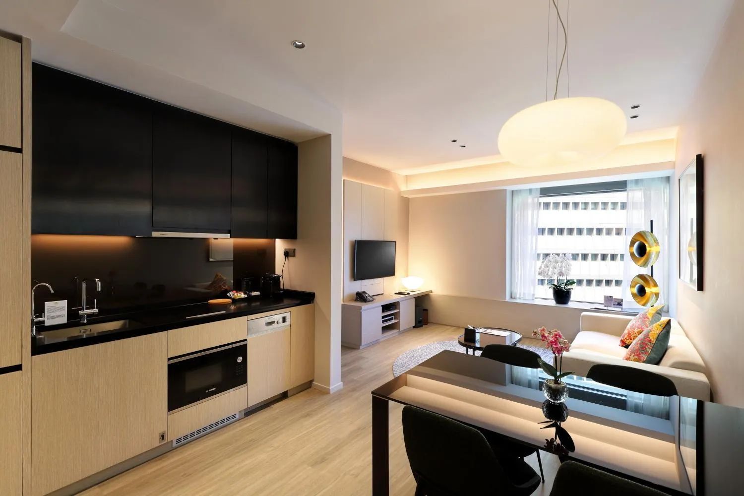 Dining area in Pan Pacific Serviced Suites Orchard, Singapore