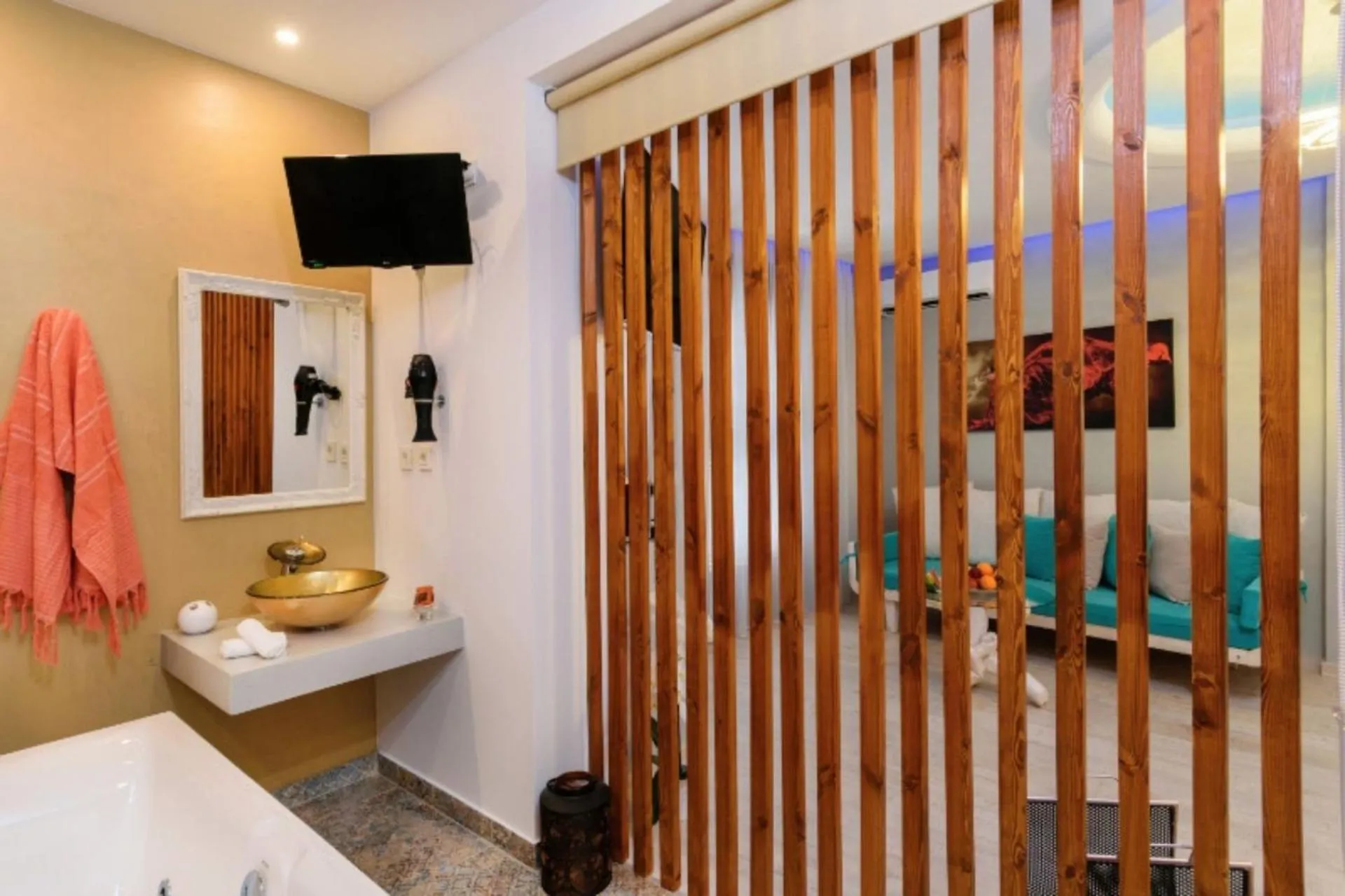 Bathroom, Bed in Diamond Luxury Suites
