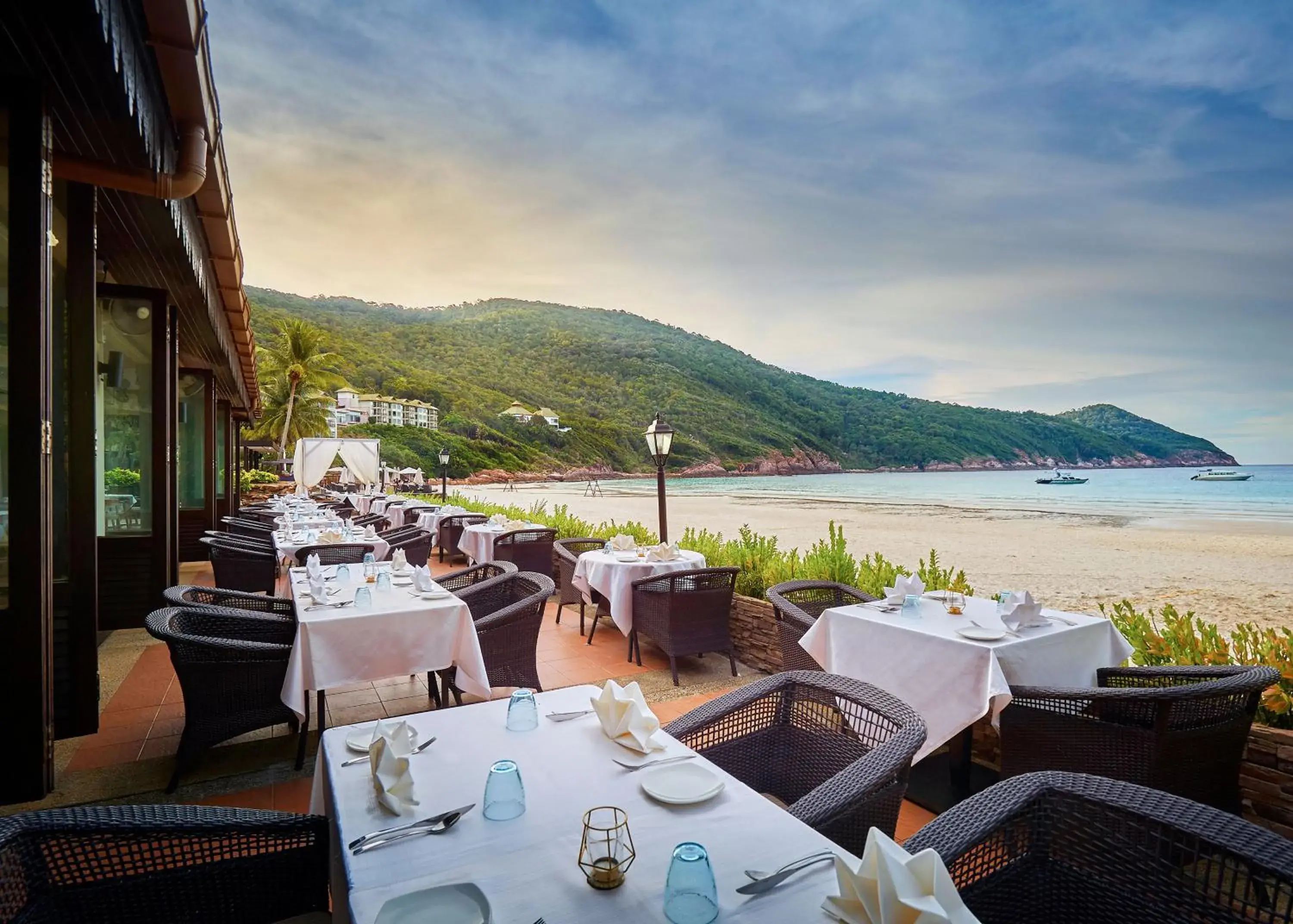 Restaurant/places to eat in The Taaras Beach & Spa Resort Restaurant/places to eat in The Taaras Beach & Spa Resort