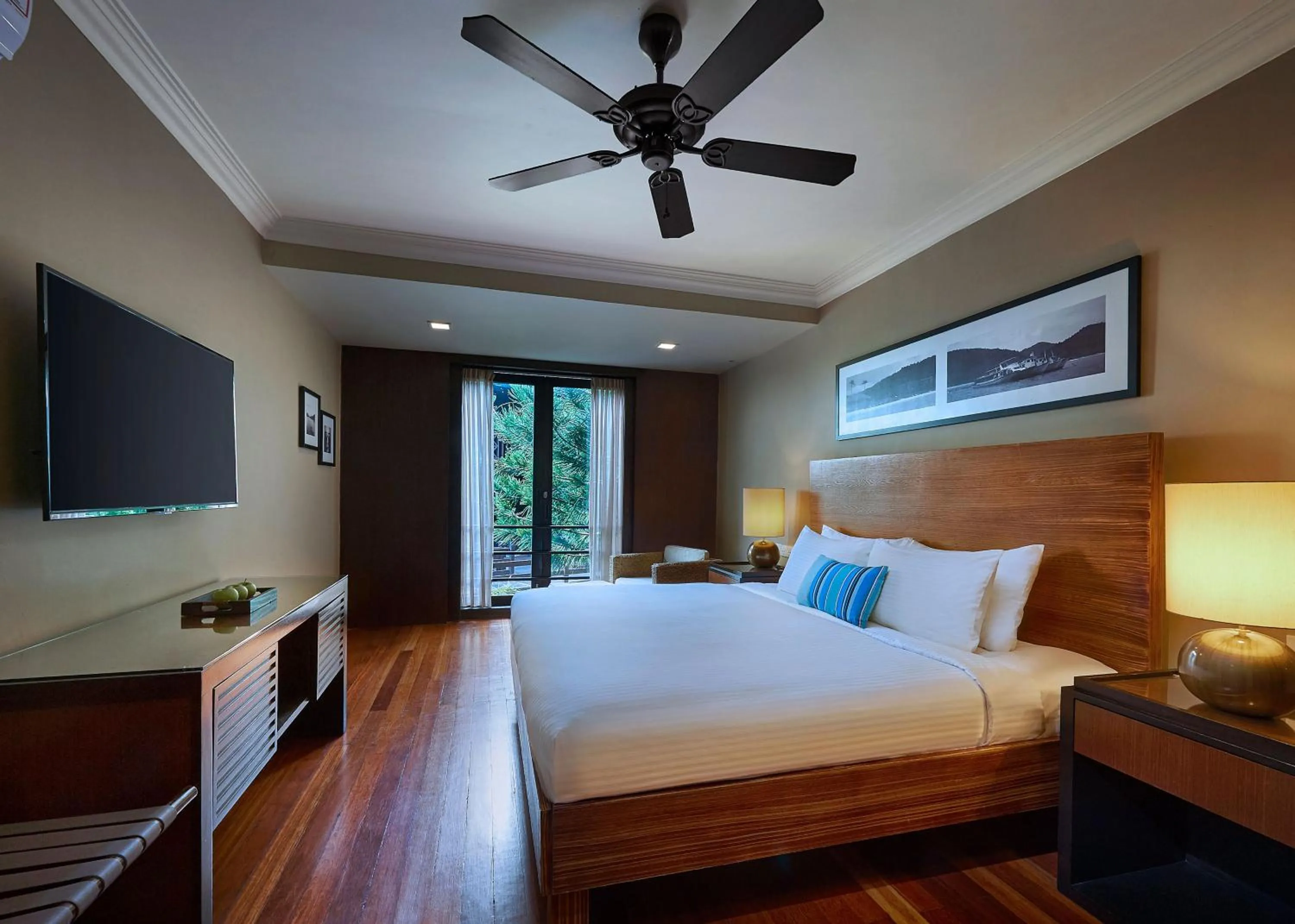 Bedroom, Bed in The Taaras Beach & Spa Resort