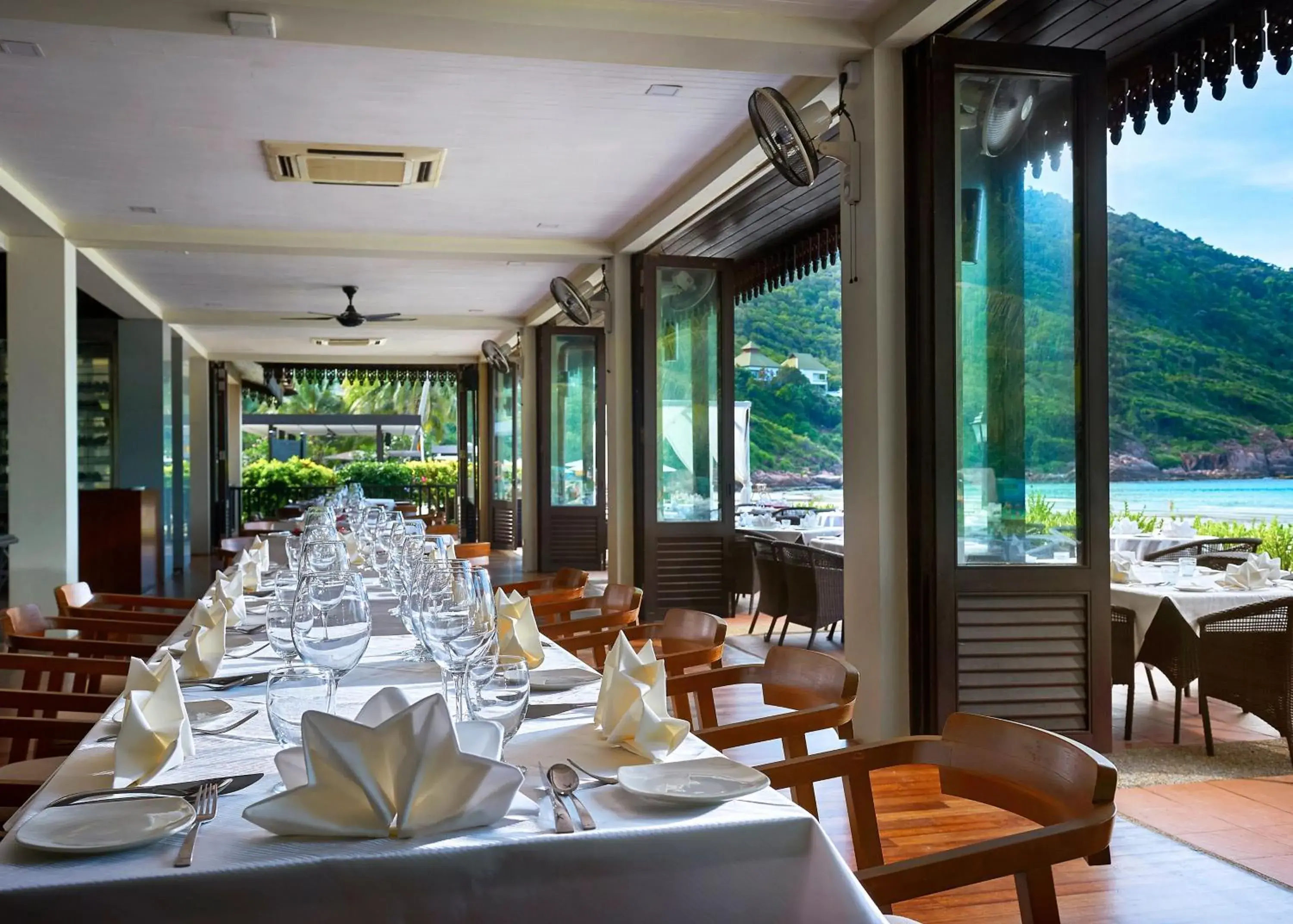Restaurant/places to eat in The Taaras Beach & Spa Resort Restaurant/places to eat in The Taaras Beach & Spa Resort