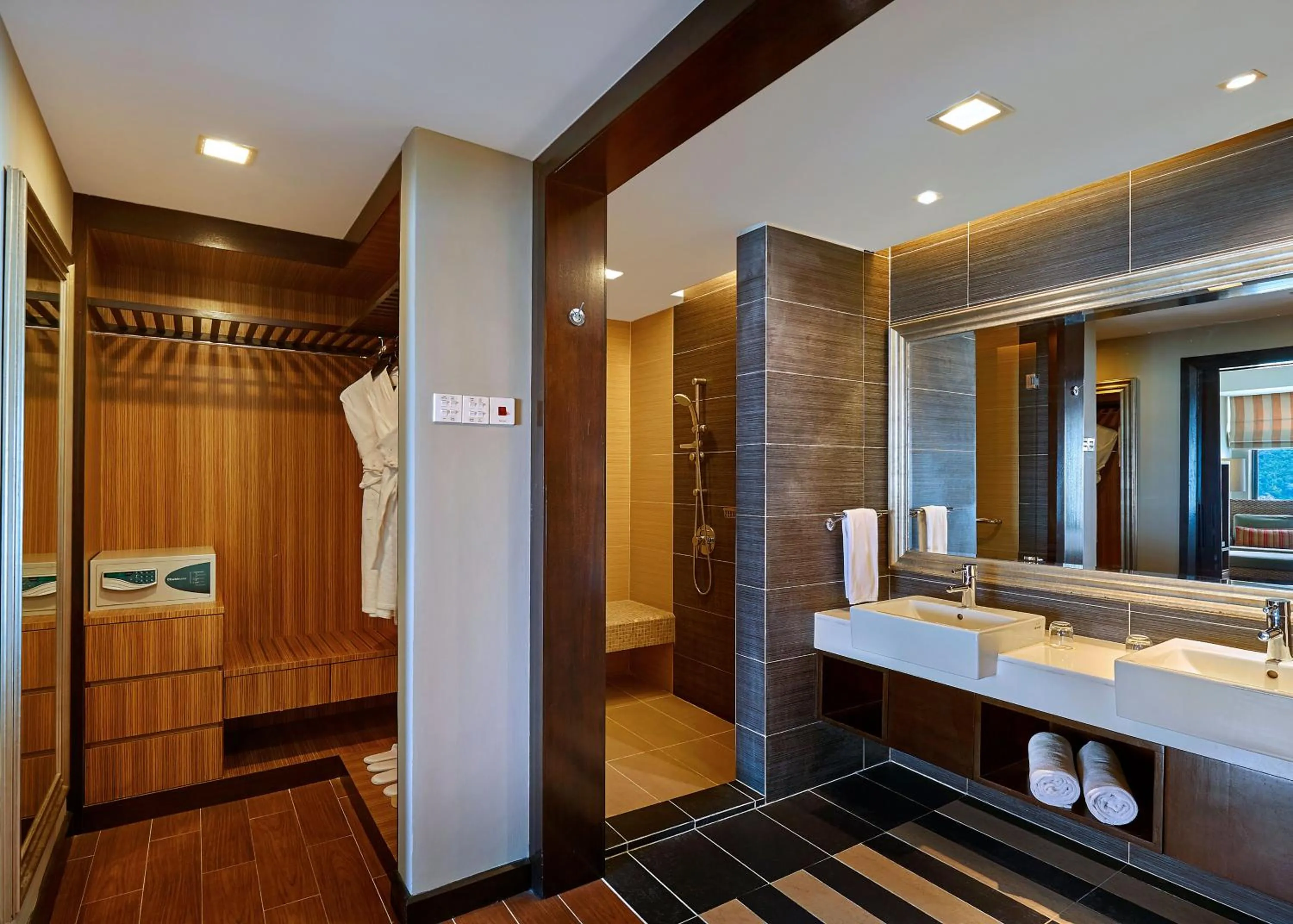 Bathroom in The Taaras Beach & Spa Resort