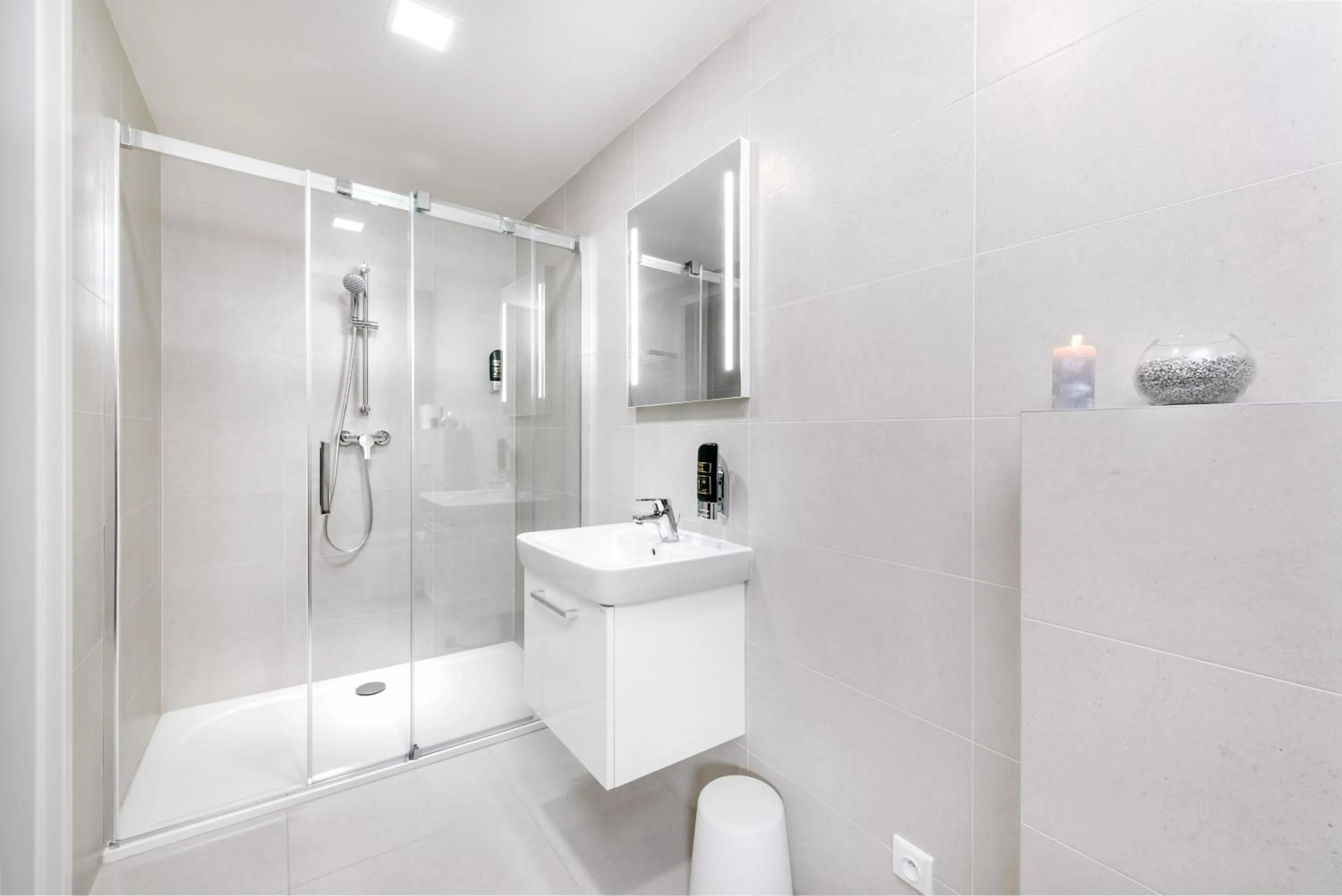 Shower in DownTown Suites Belohorska