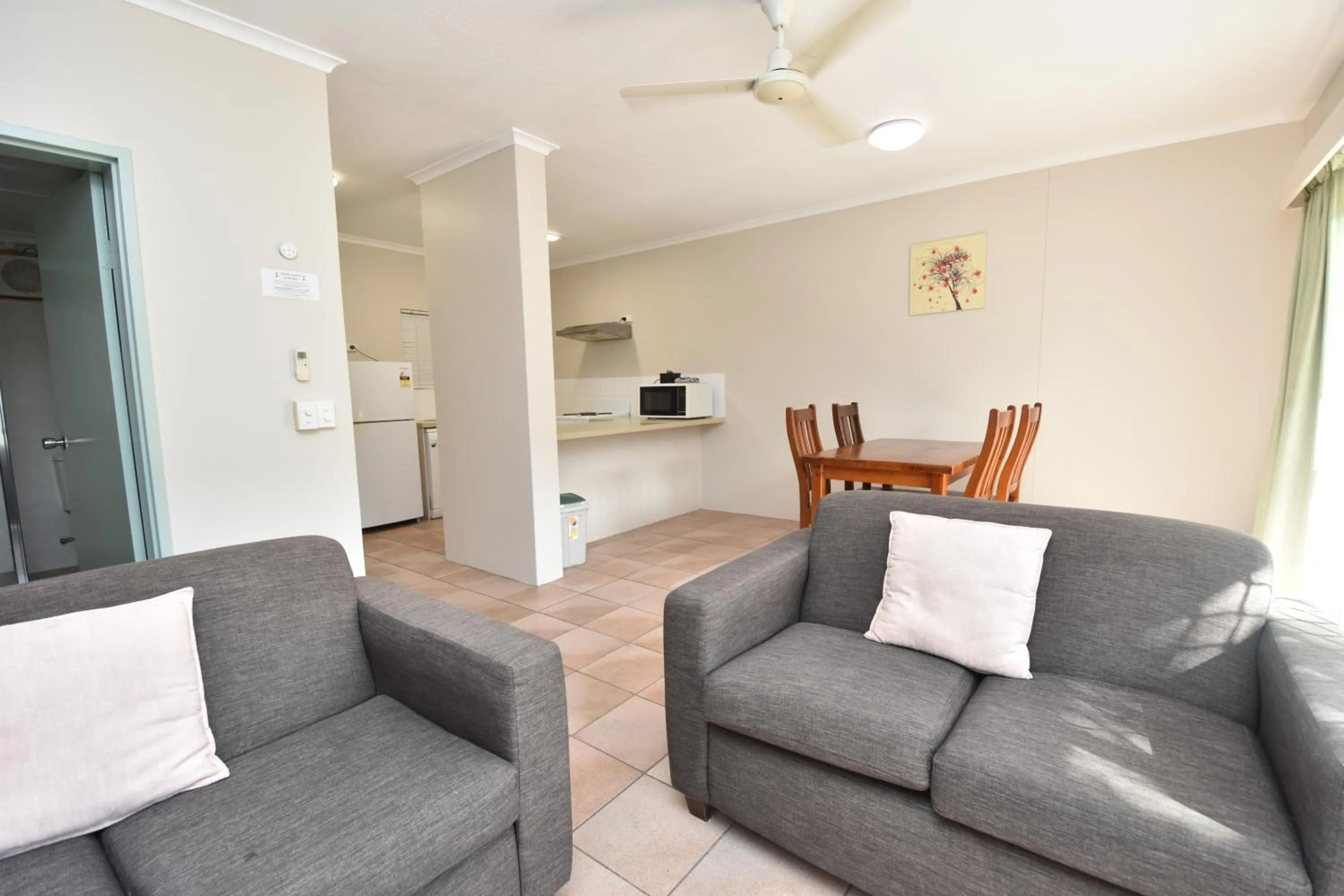 Tradewinds McLeod Holiday Apartments