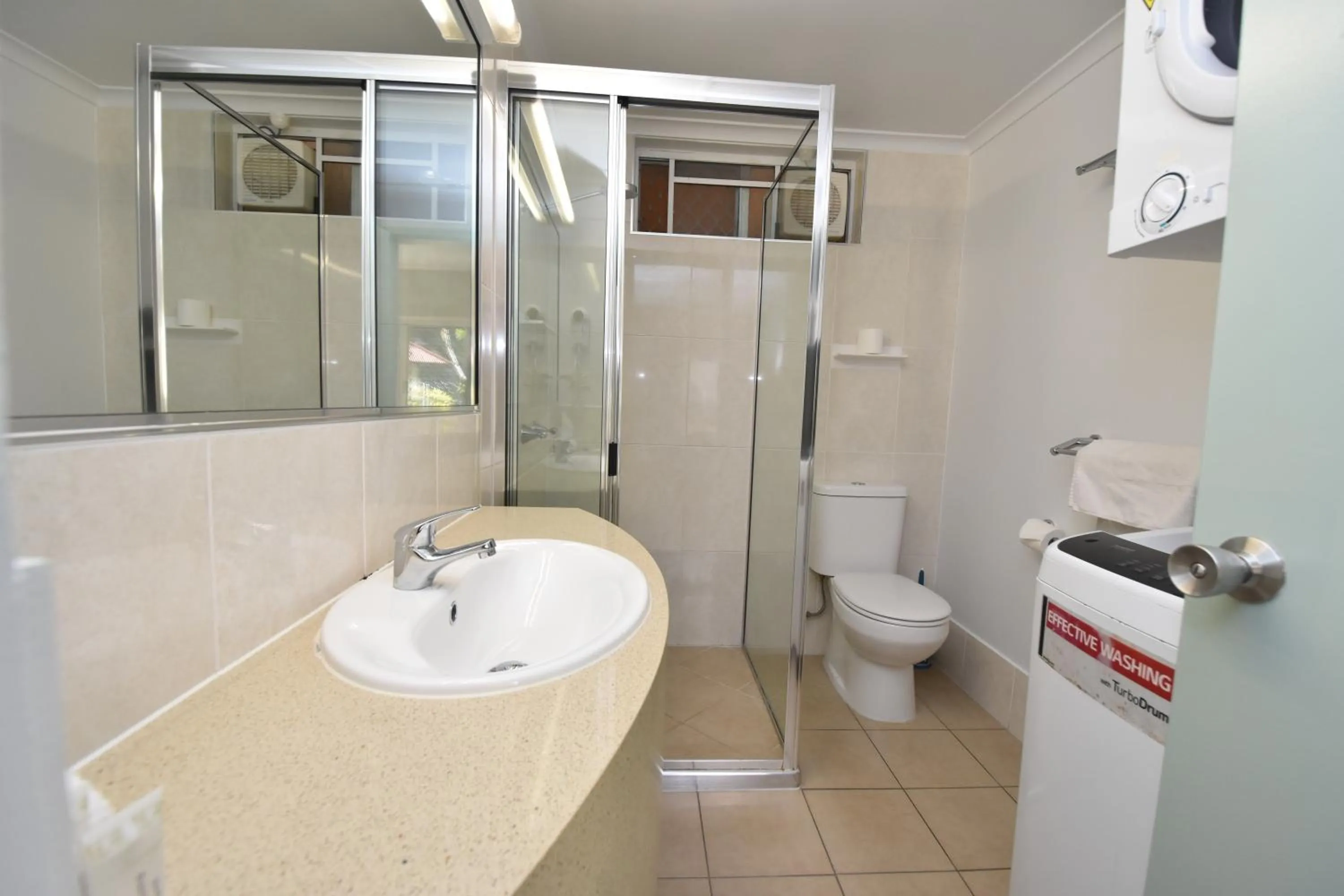 Tradewinds McLeod Holiday Apartments